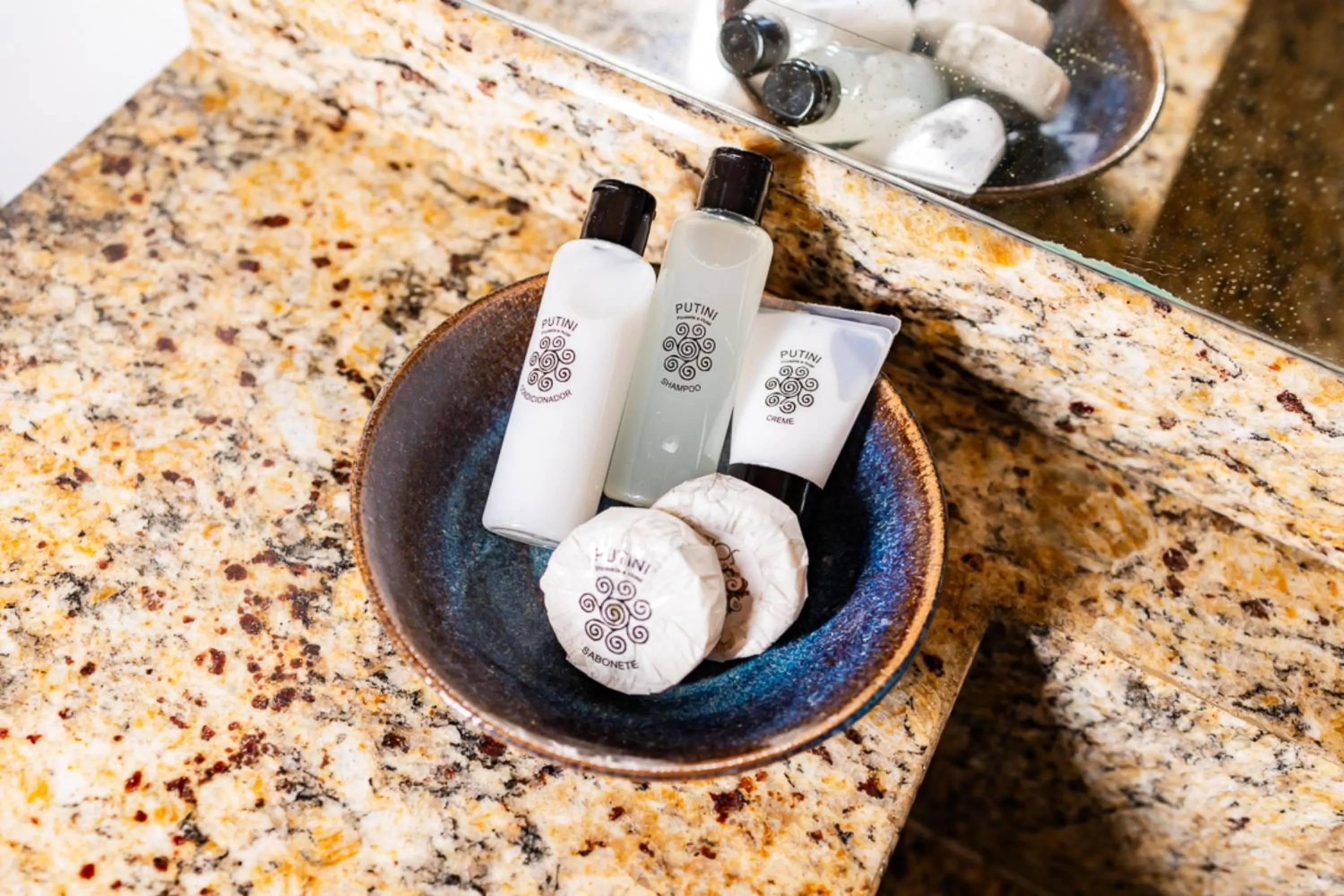 Bathroom in Putini Pousada e Hotel by OYO