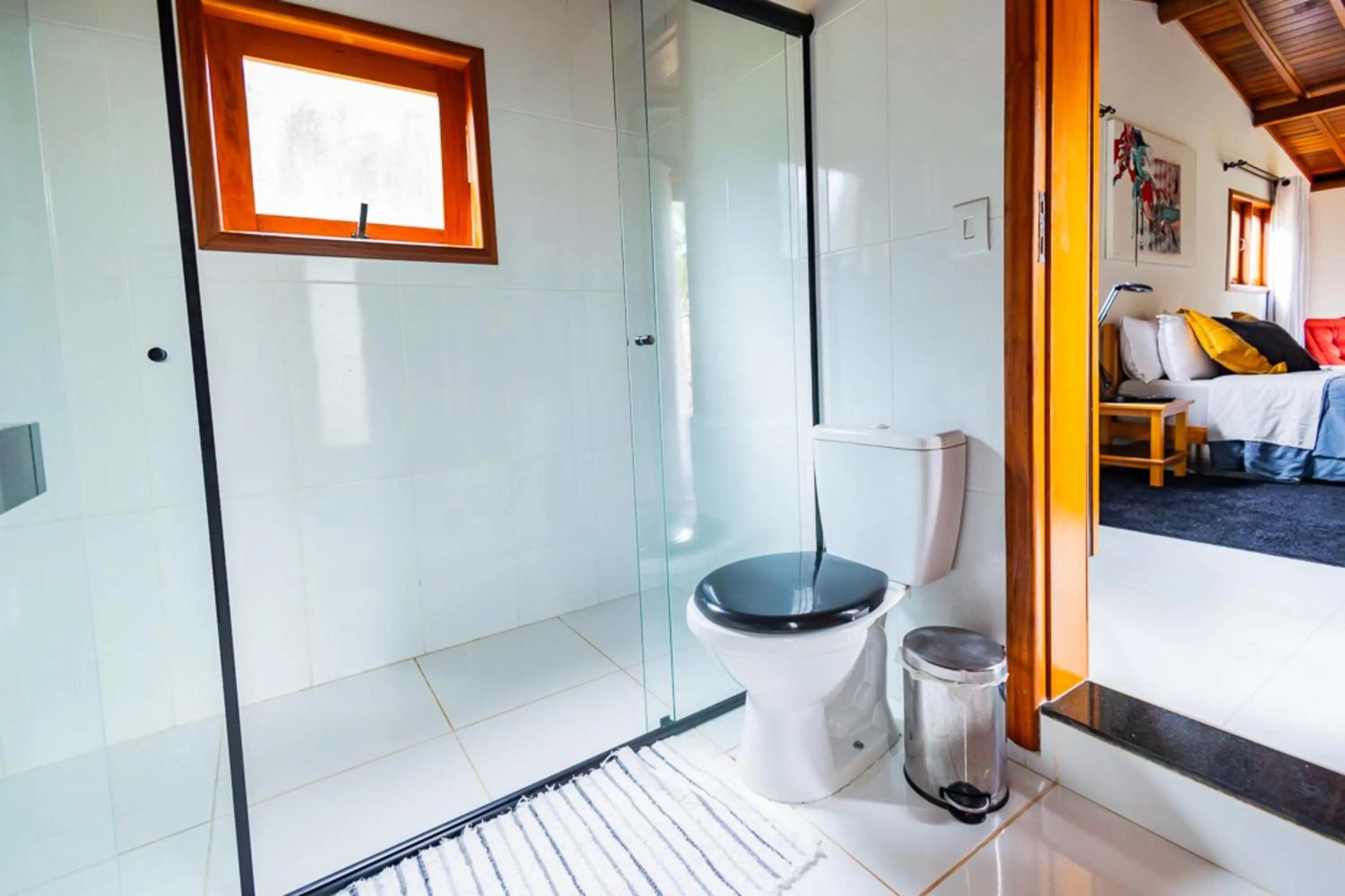 Bathroom, Bed in Putini Pousada e Hotel by OYO