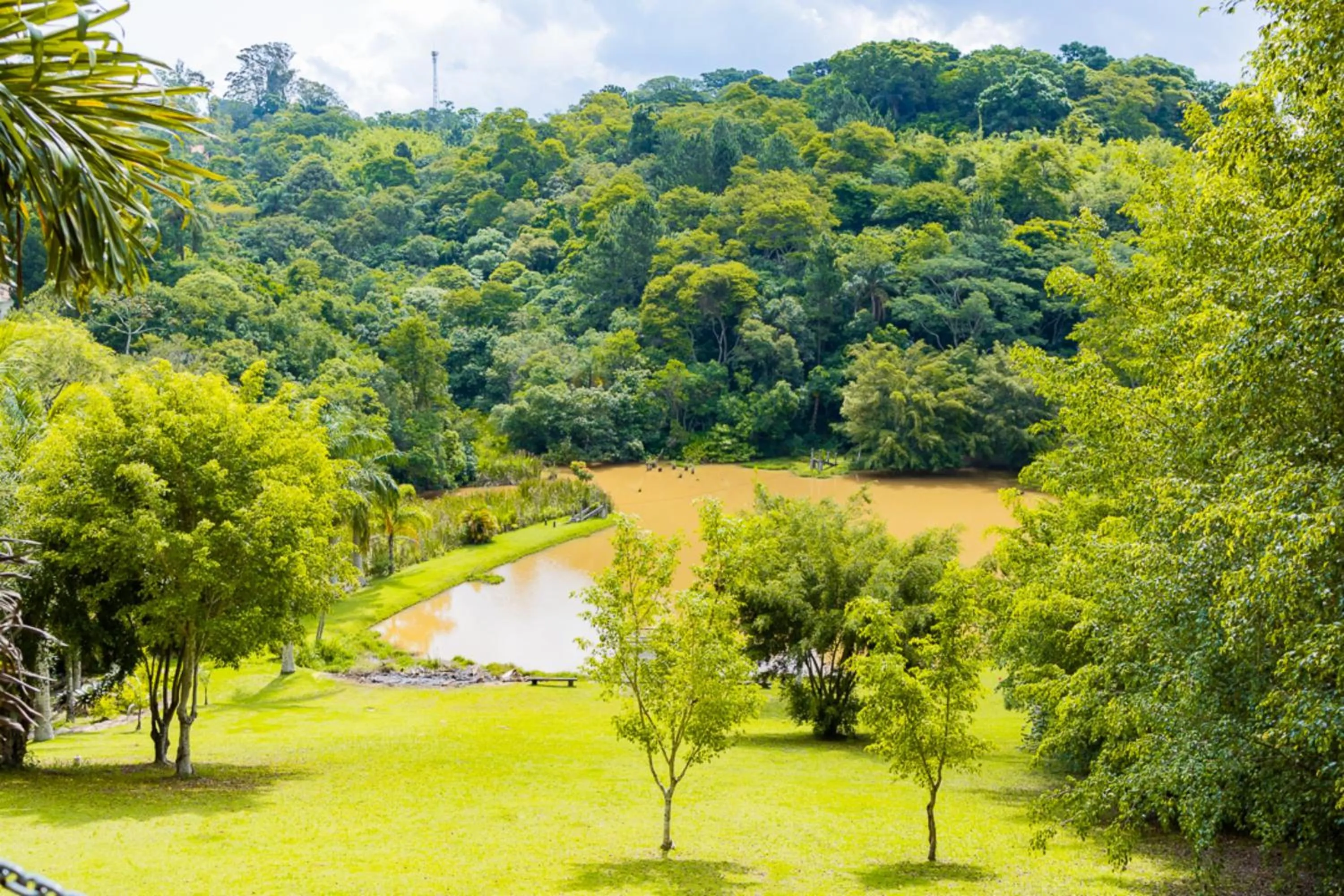 Lake view in Putini Pousada e Hotel by OYO