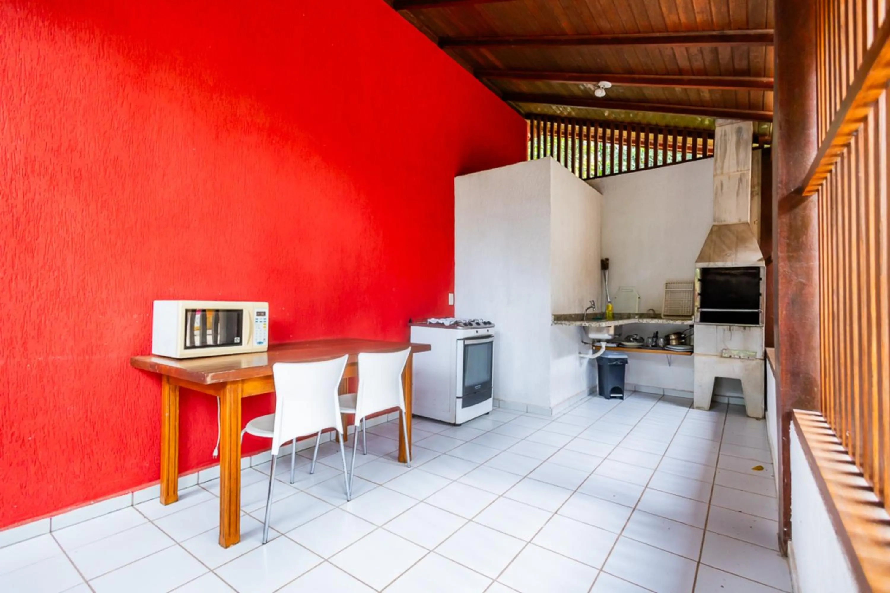 BBQ facilities in Putini Pousada e Hotel by OYO