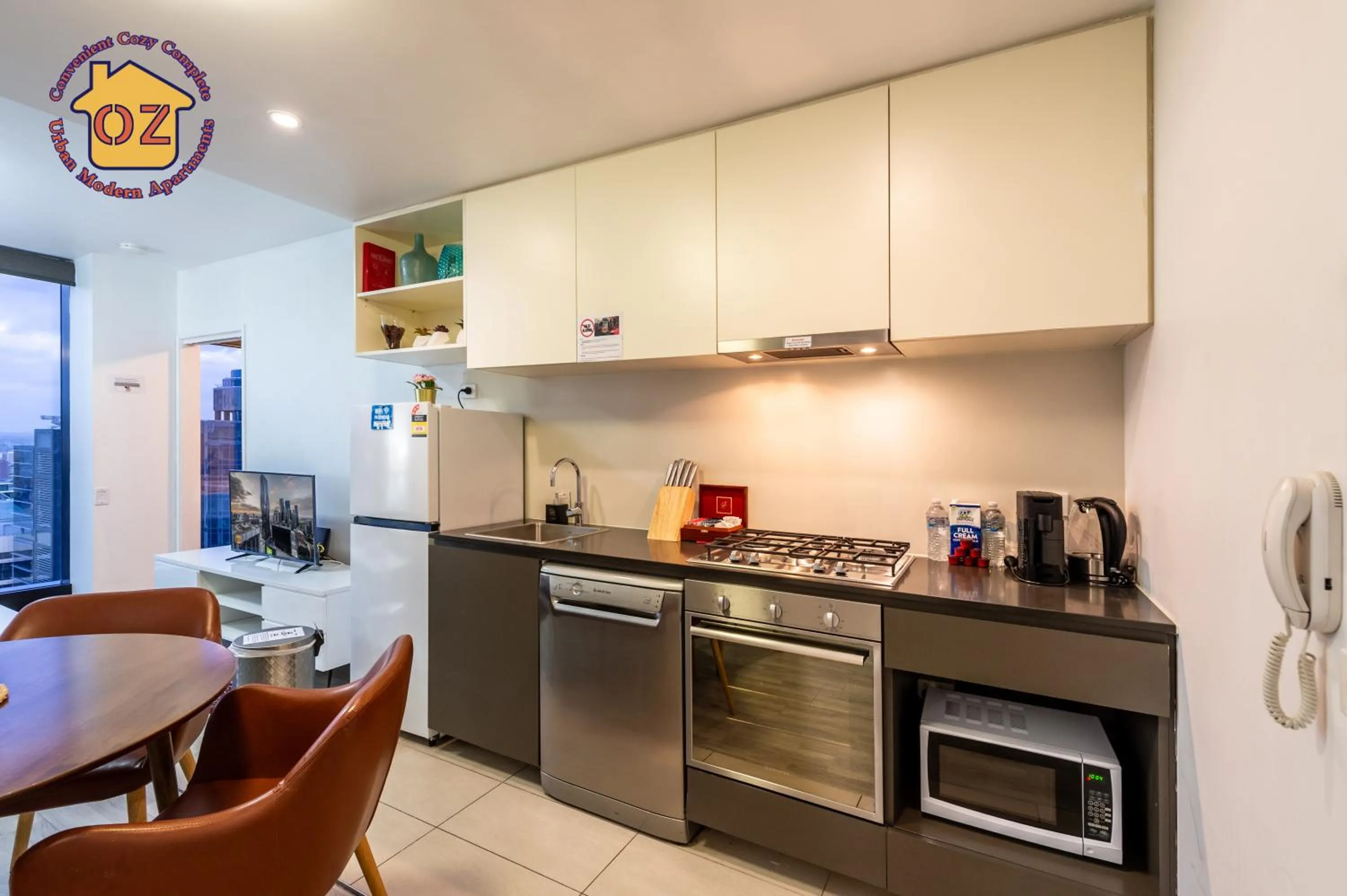 Kitchen or kitchenette in Aussie Escape Apartments-Skyline Collins Tower
