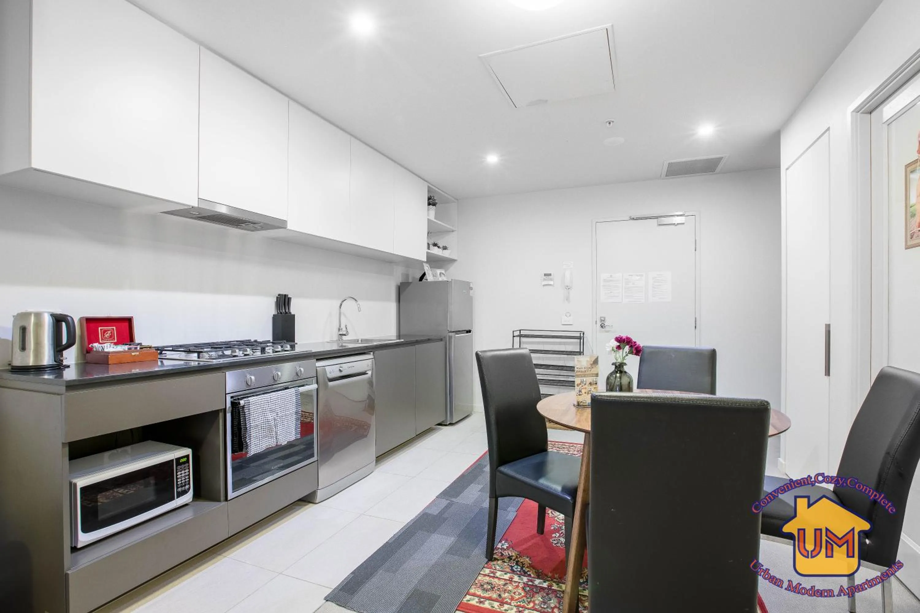 Kitchen or kitchenette in Aussie Escape Apartments-Skyline Collins Tower