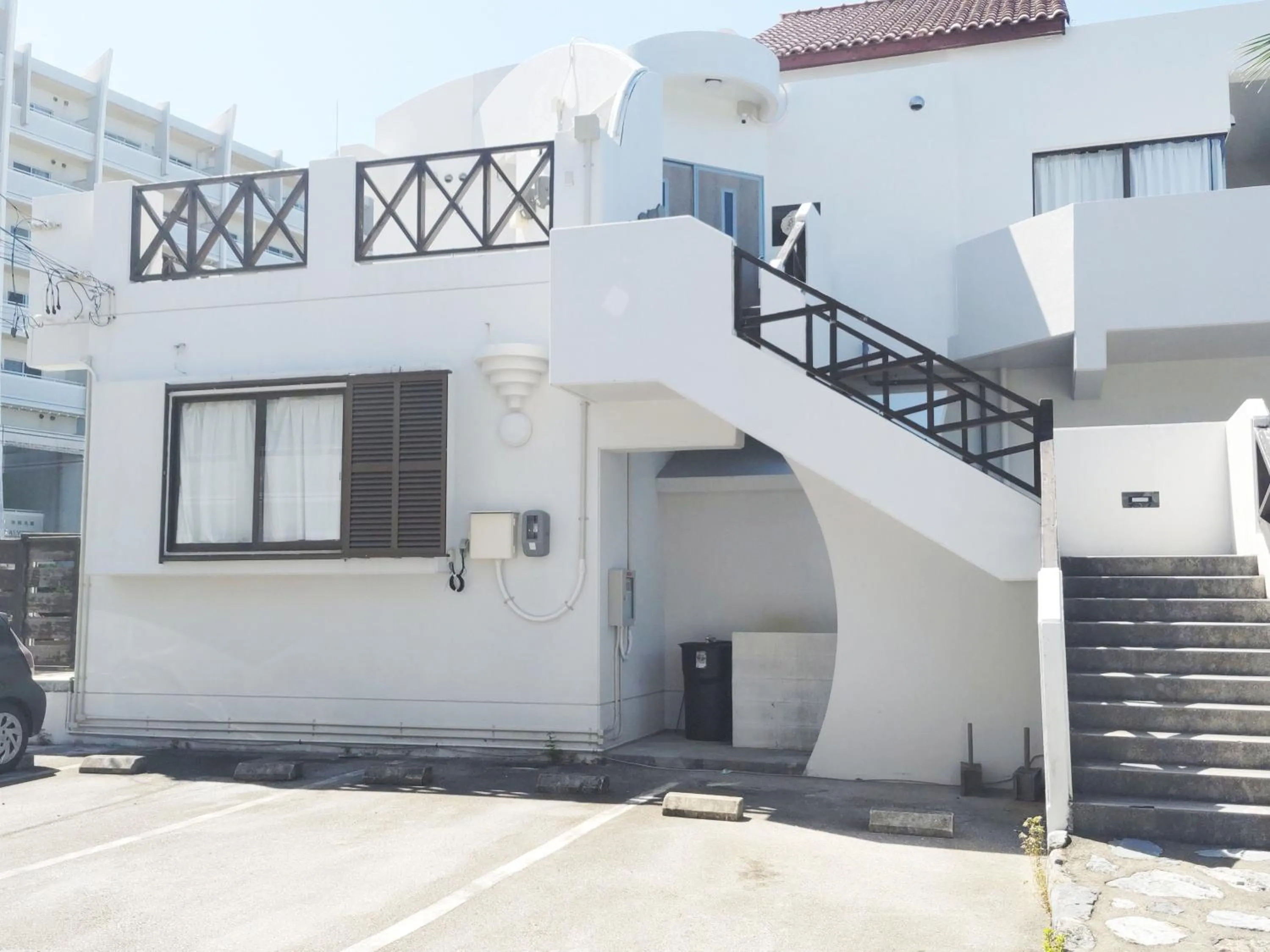 Parking in Kariyushi Condominium Resort Sea Side House