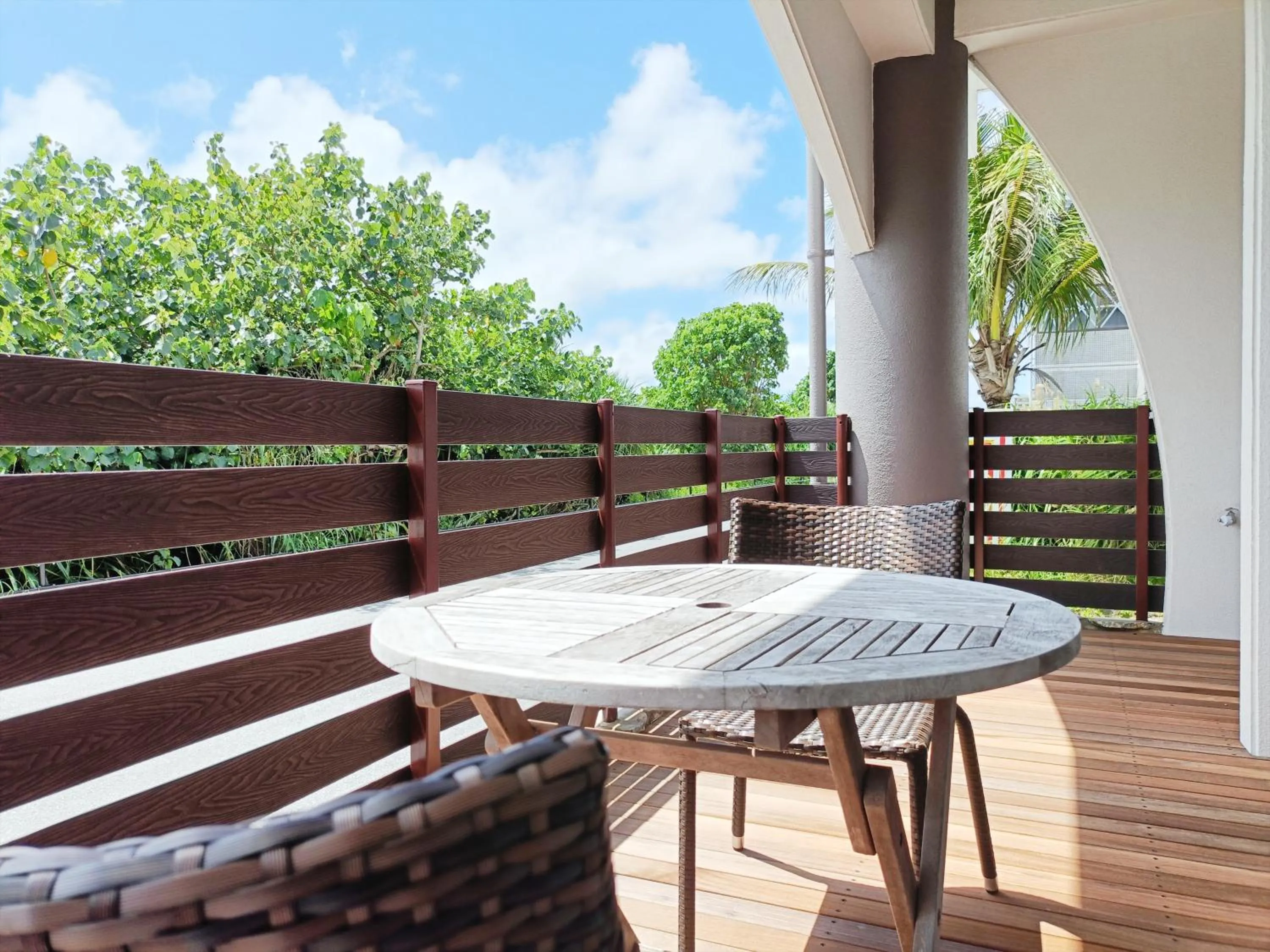 Balcony/Terrace in Kariyushi Condominium Resort Sea Side House