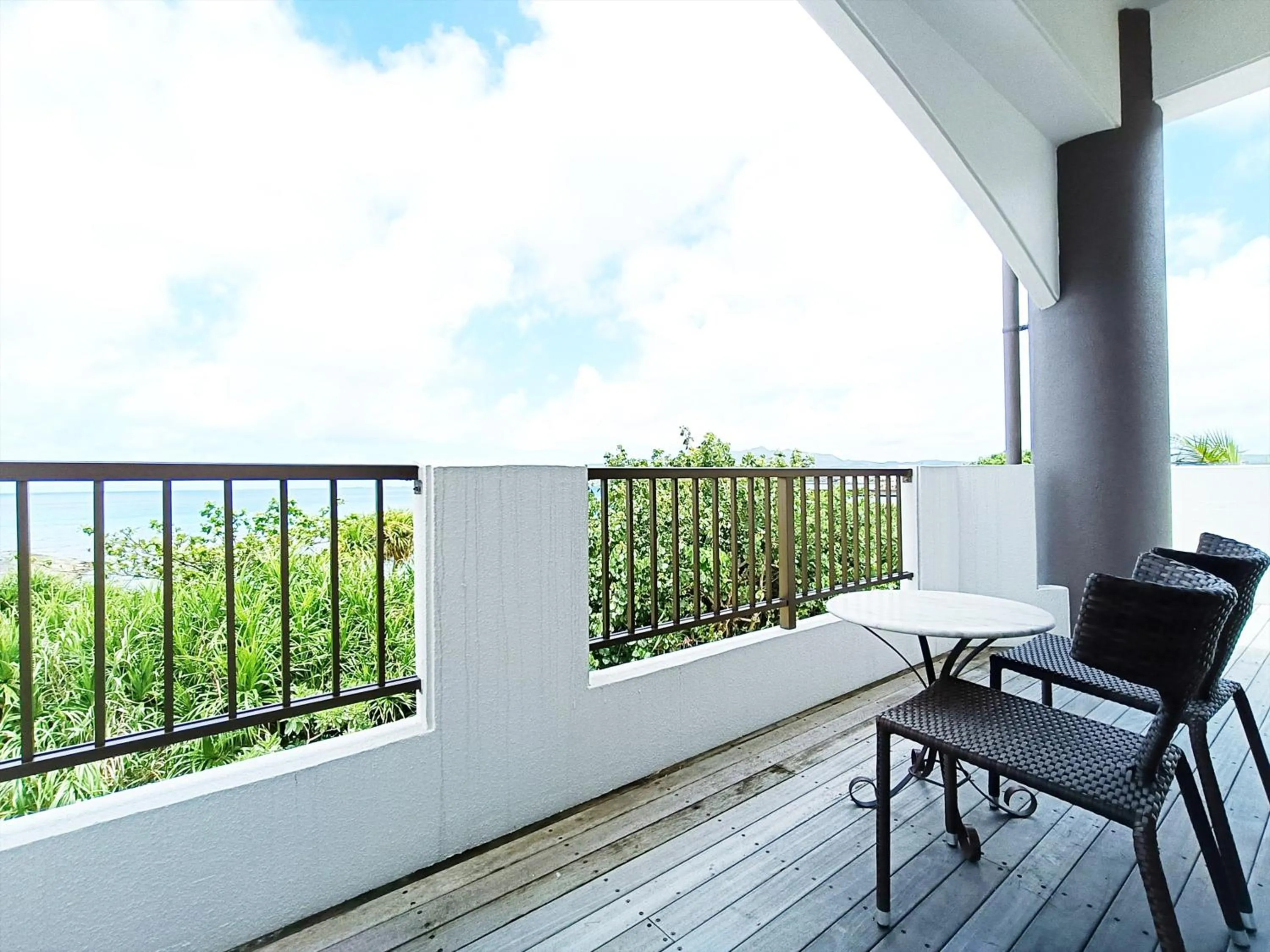 Kariyushi Condominium Resort Sea Side House