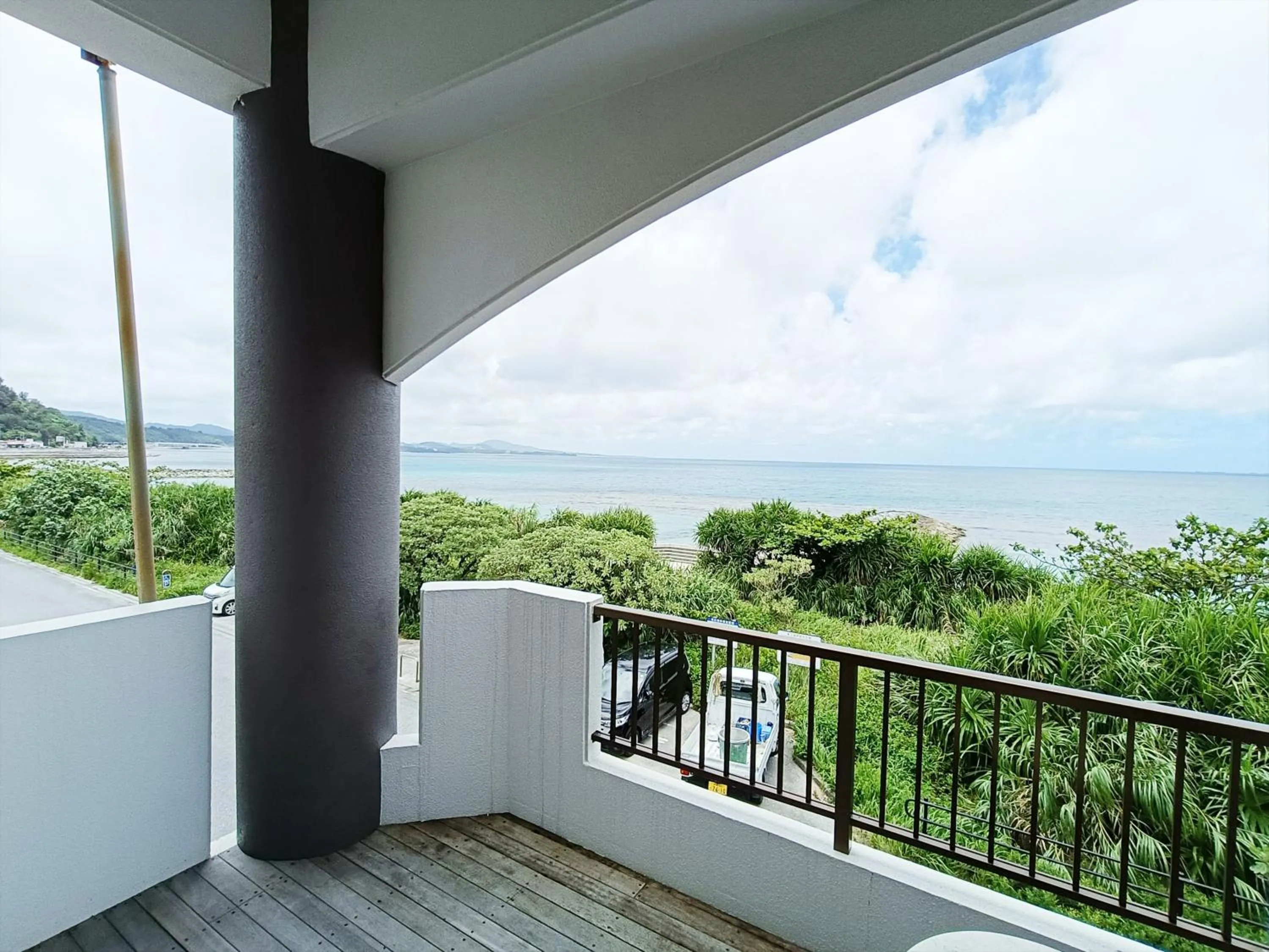 Kariyushi Condominium Resort Sea Side House