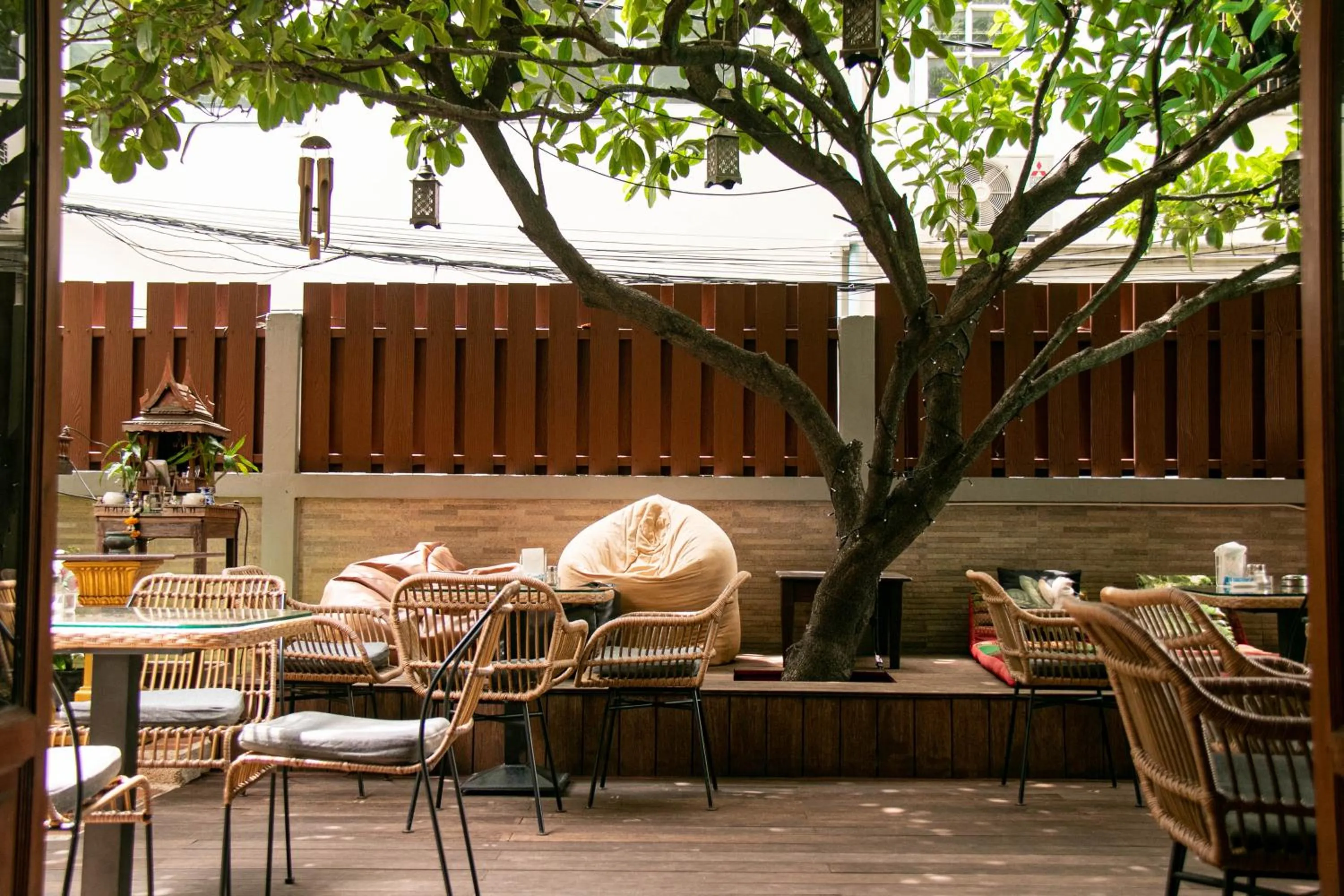 Garden in Lamphu Tree House Boutique Hotel