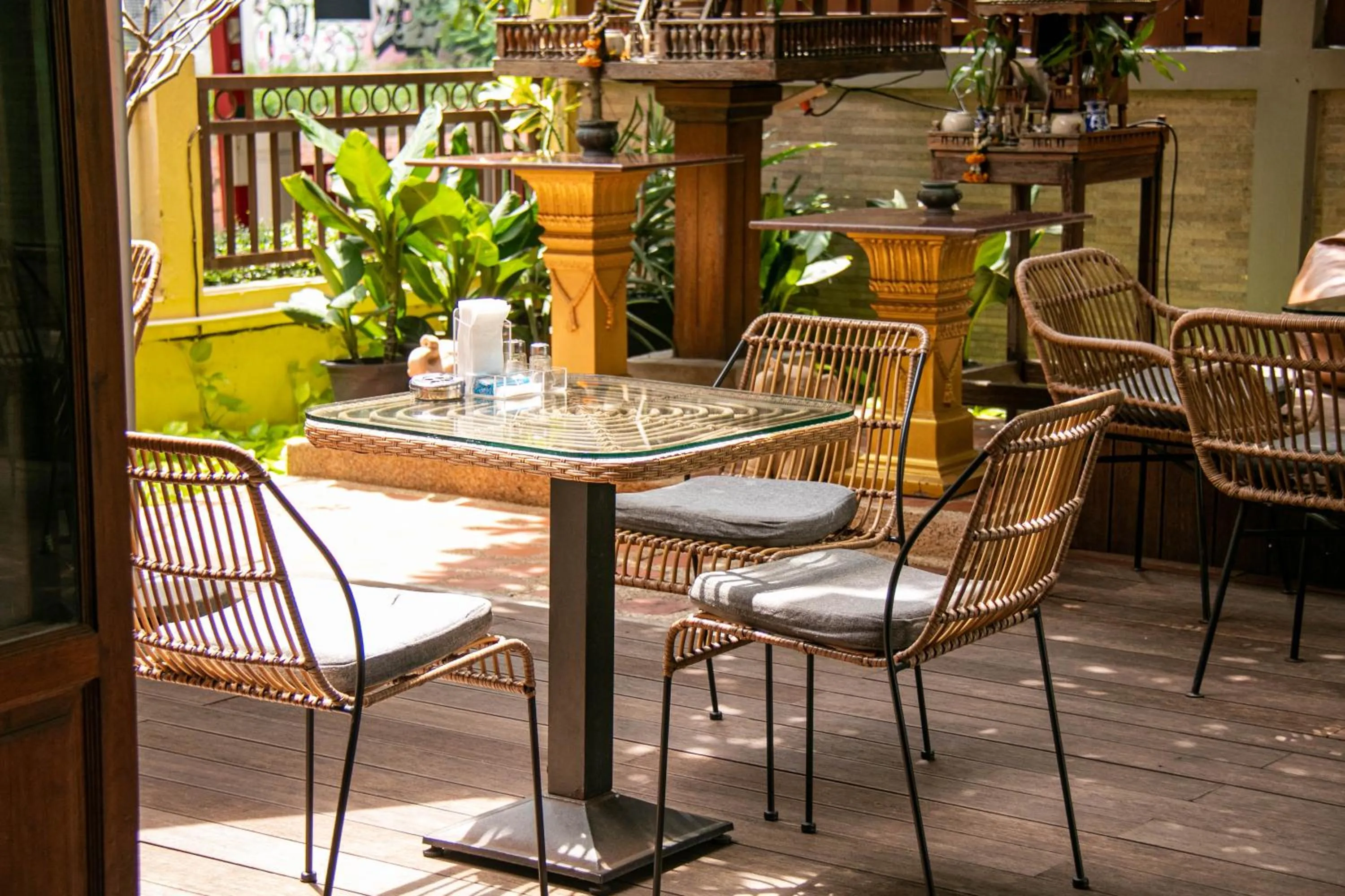 Garden in Lamphu Tree House Boutique Hotel