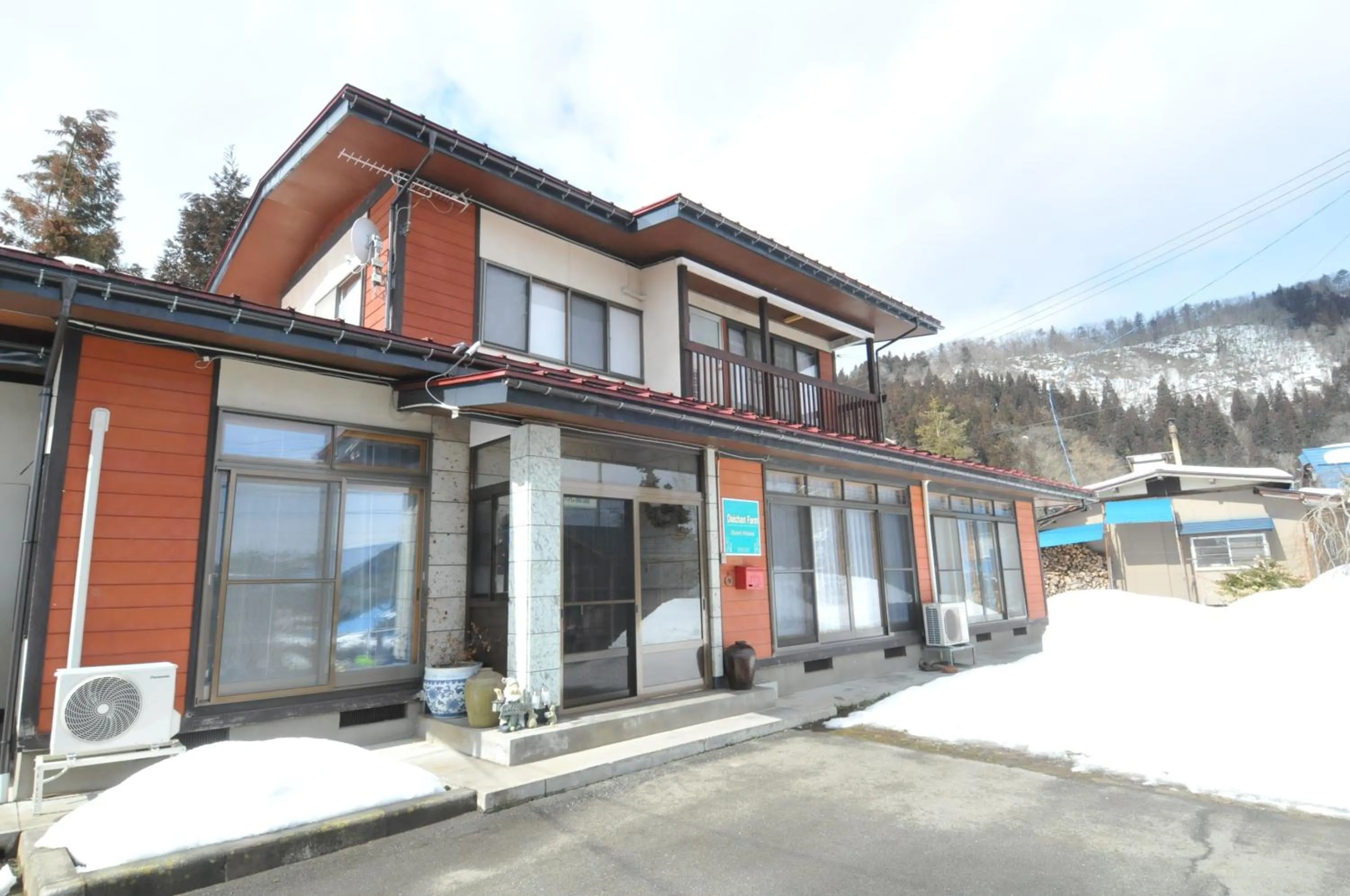 Facade/entrance in Daichan Farm Guest House