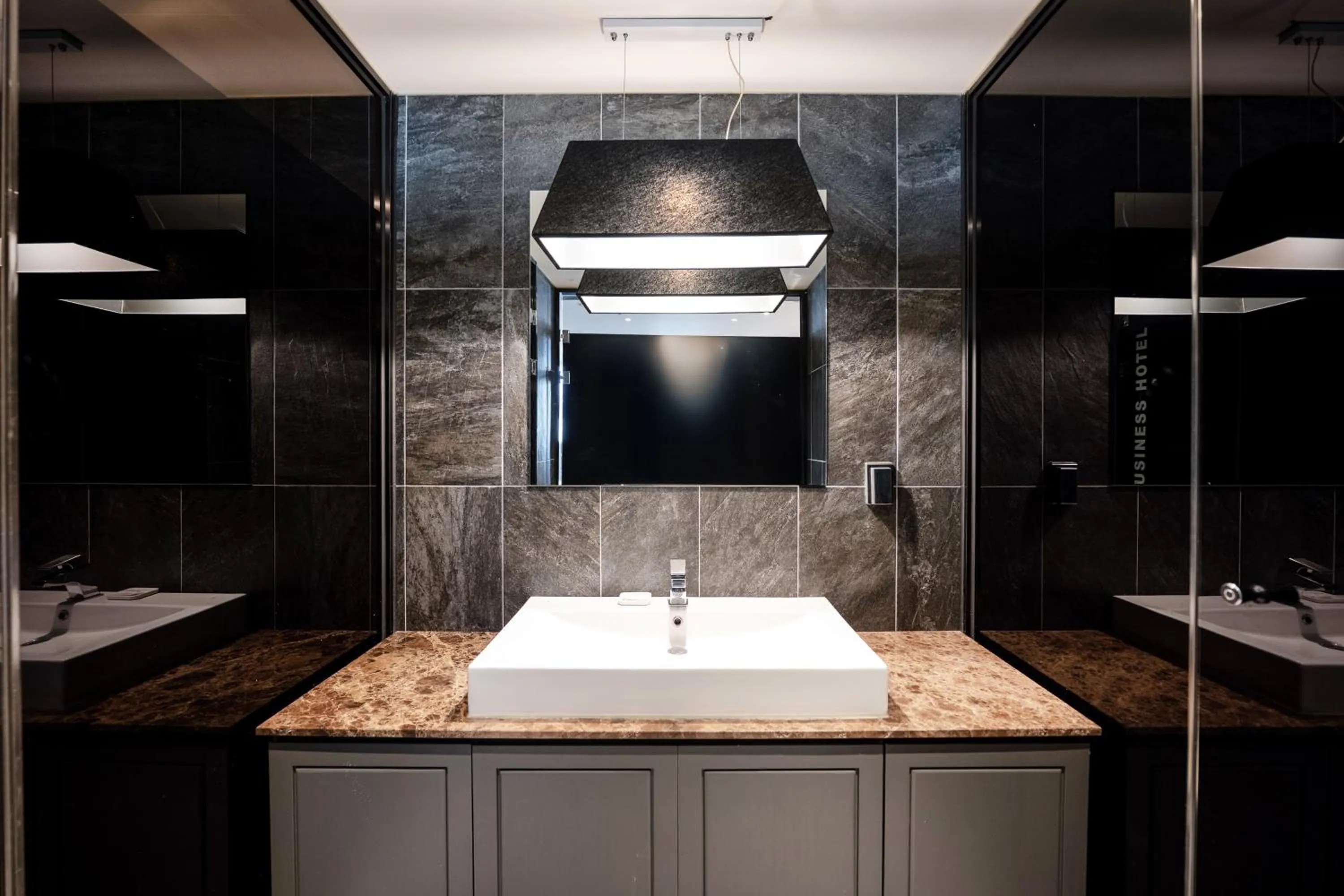 Golden Business Hotel