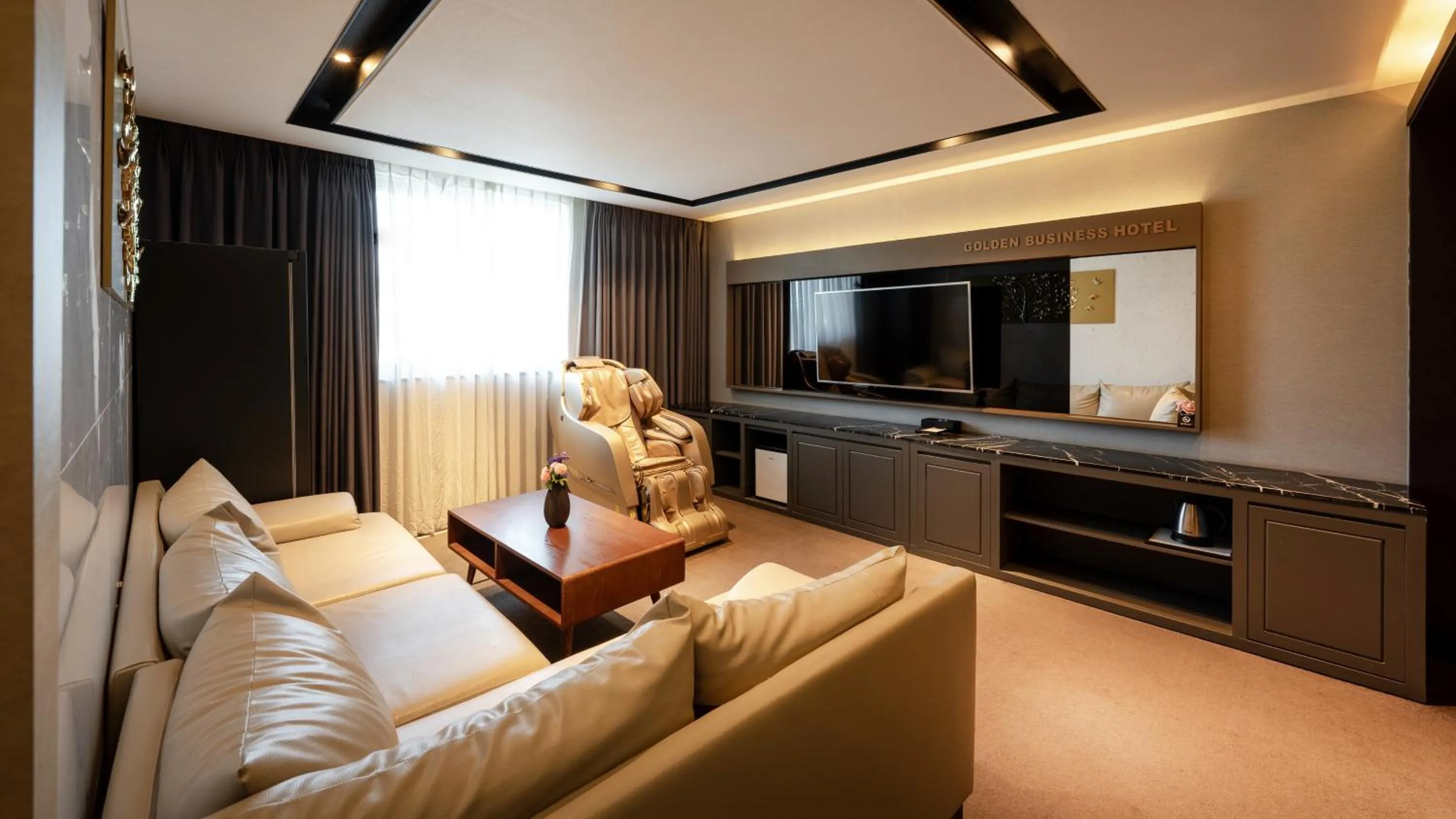 Golden Business Hotel