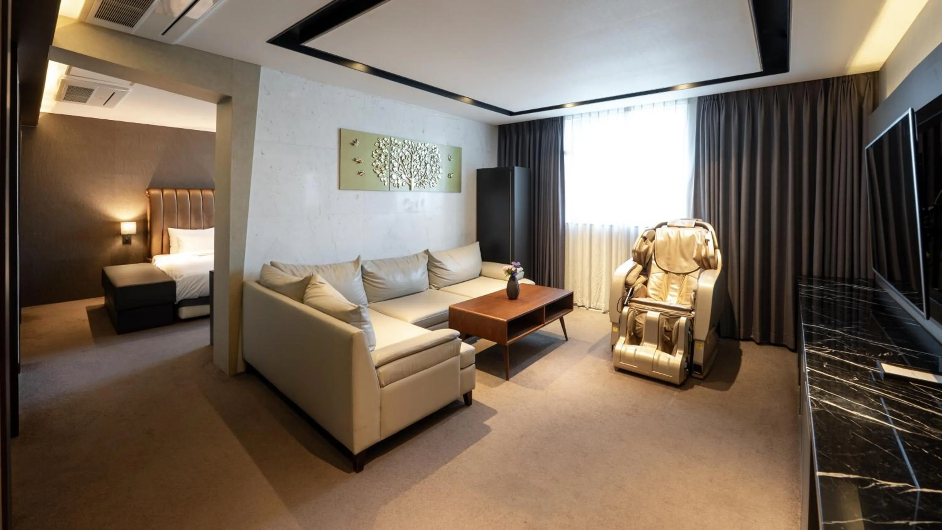 Bed in Golden Business Hotel