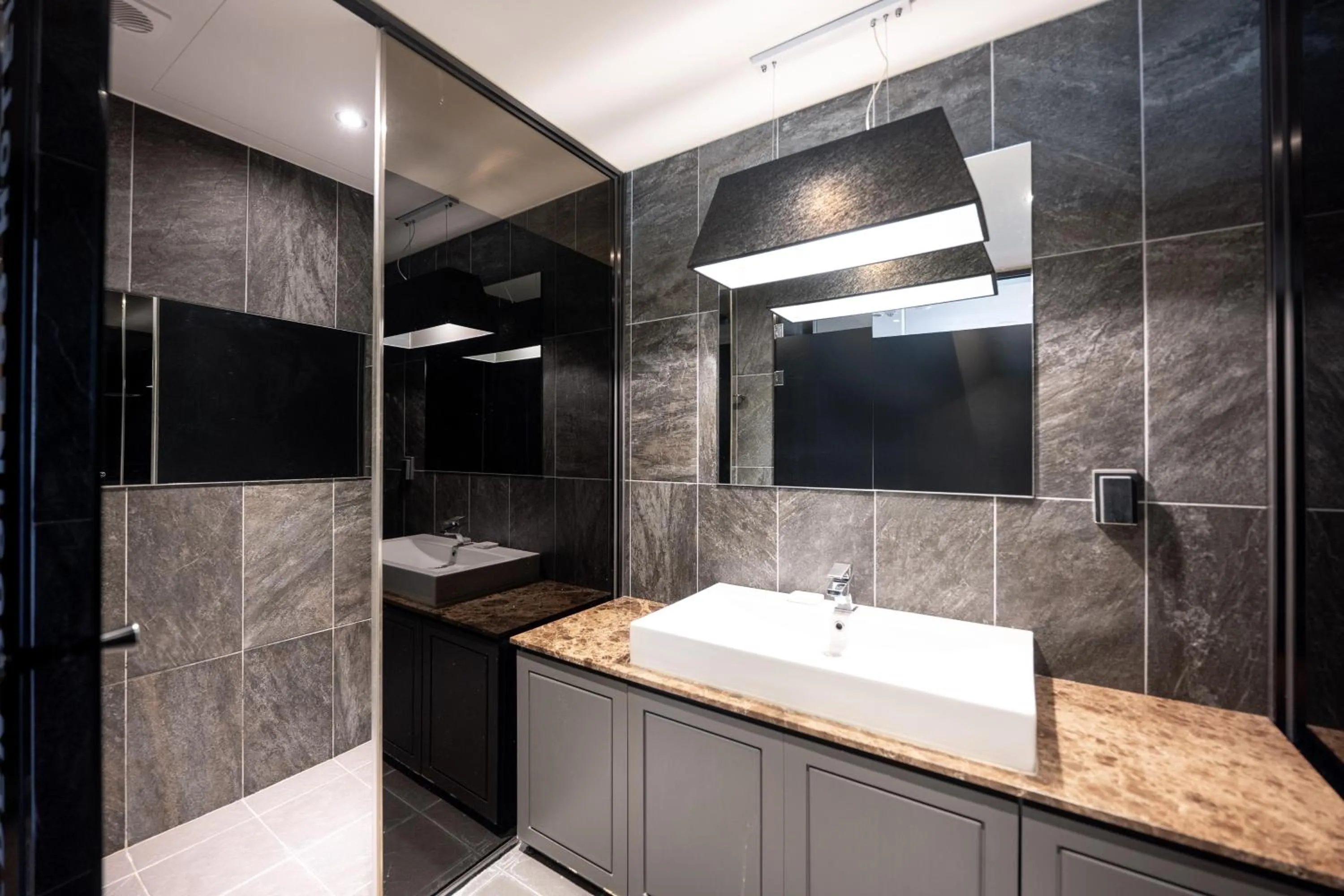 Golden Business Hotel