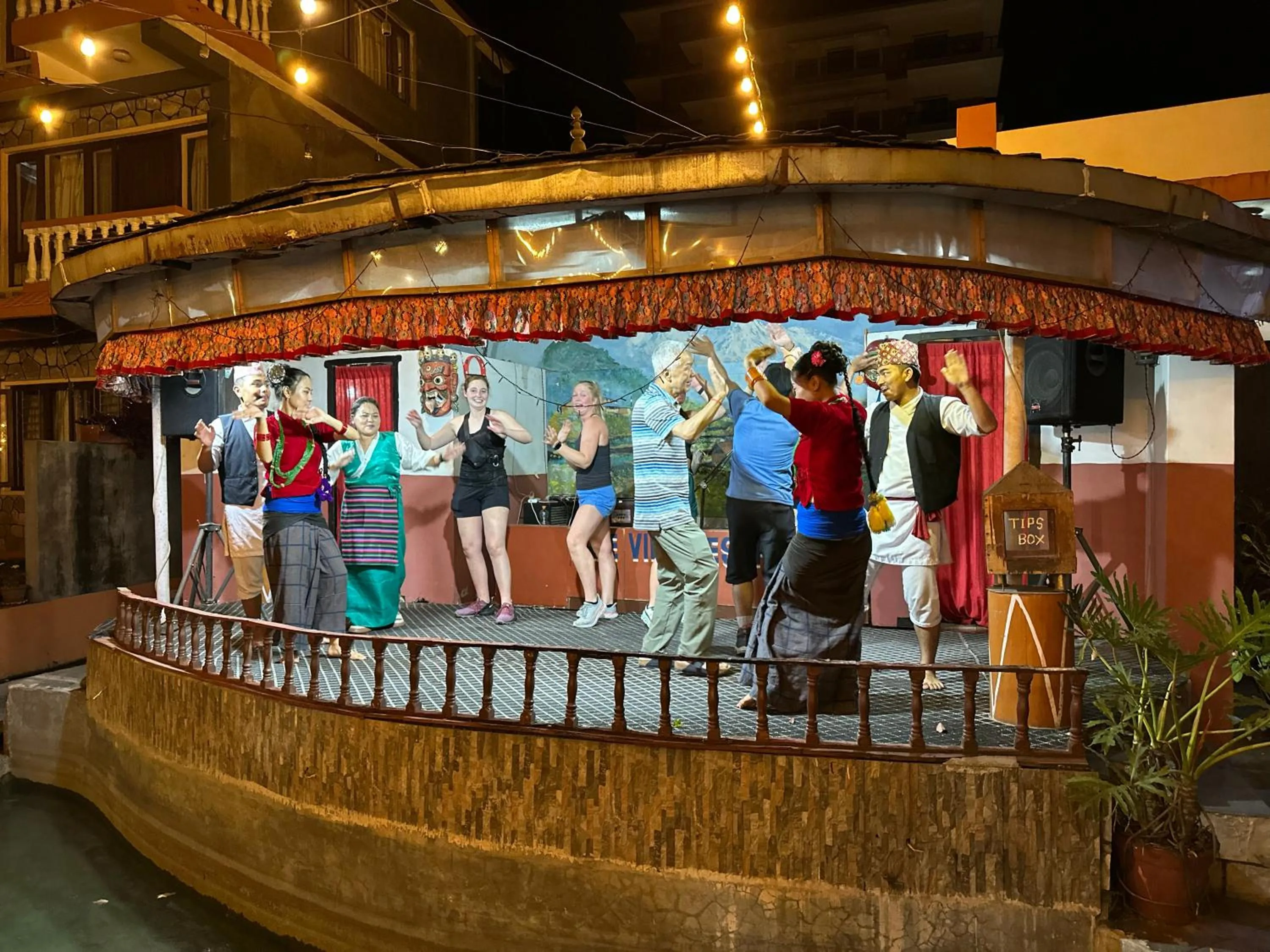 Evening entertainment in Lake View Resort