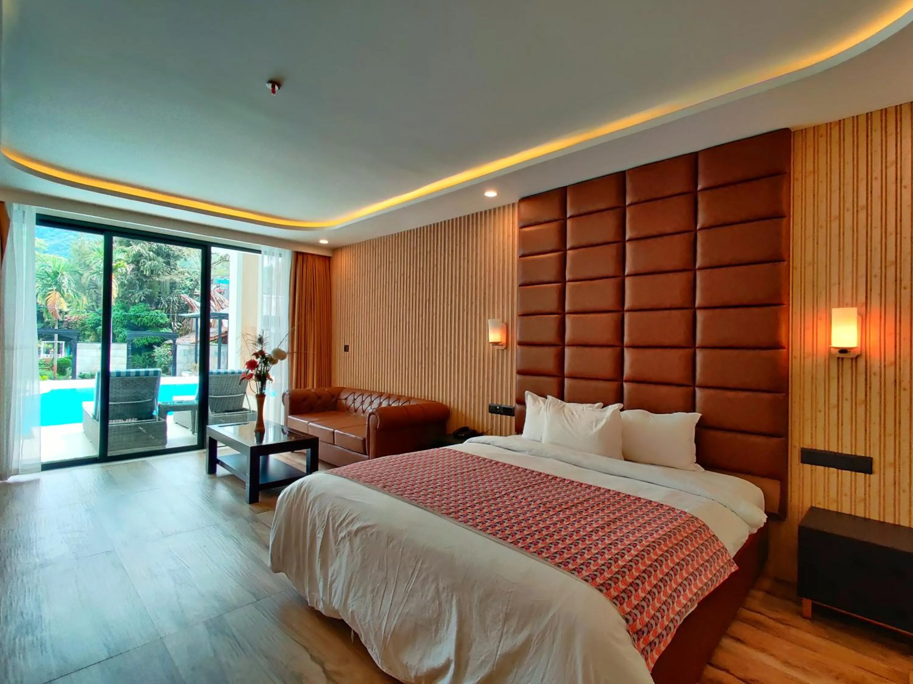 Bedroom, Bed in Lake View Resort