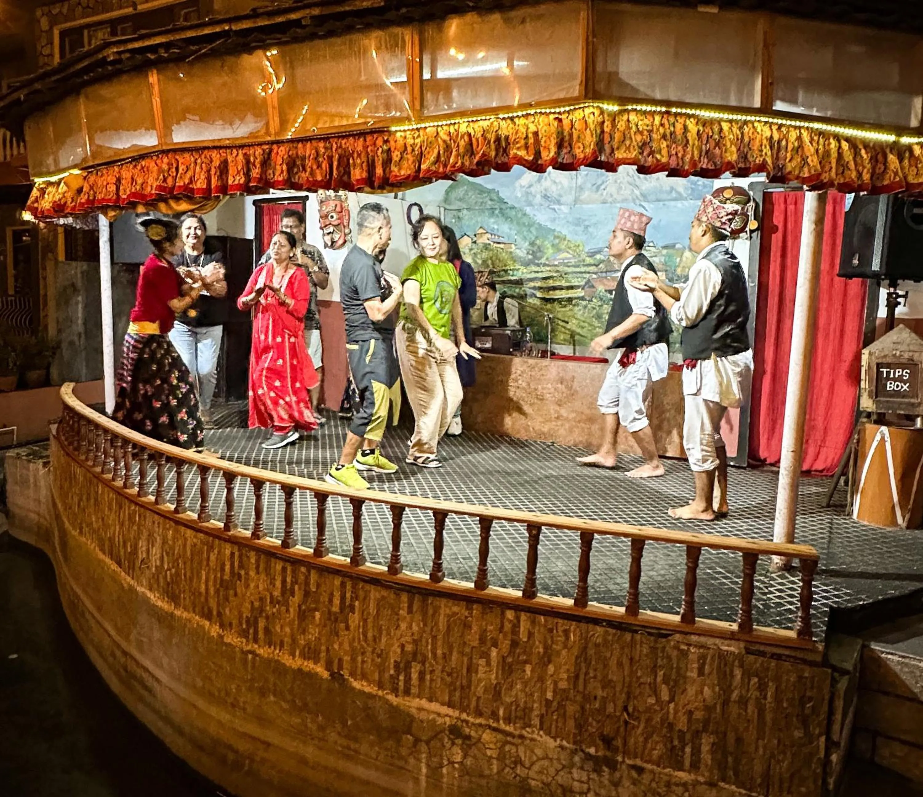 Evening entertainment in Lake View Resort