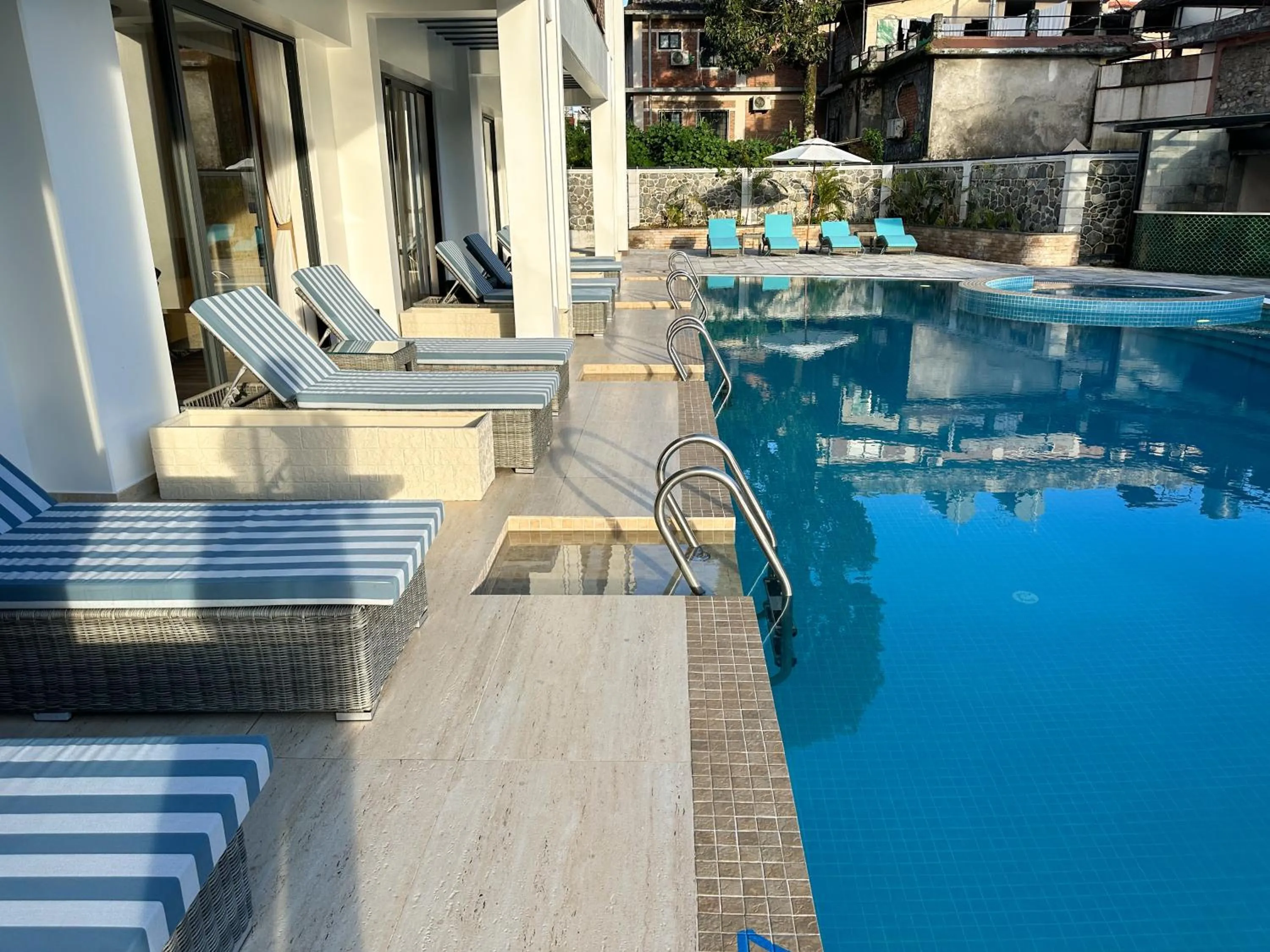 Seating area in Lake View Resort