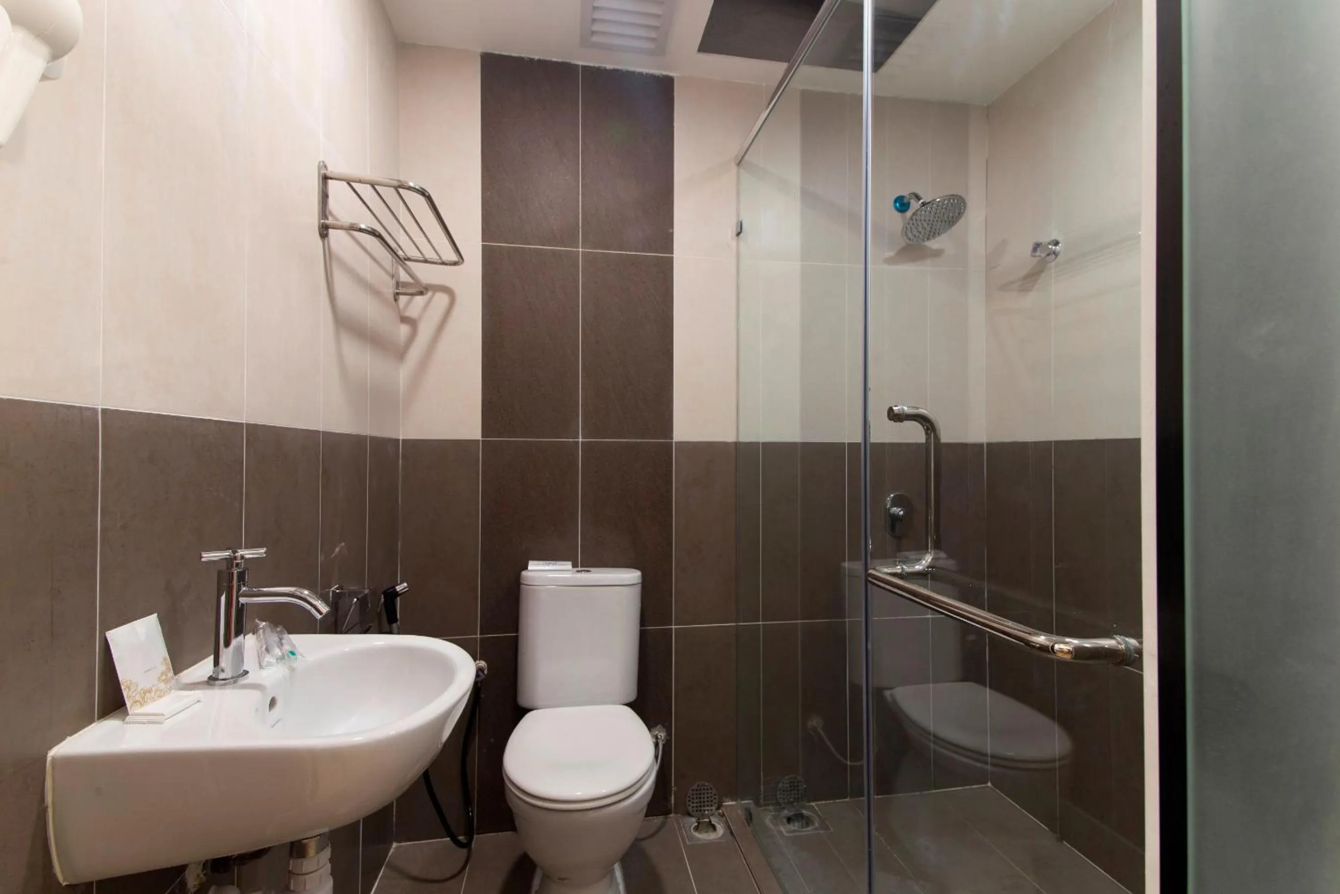 Bathroom in Signature International Hotel China Town