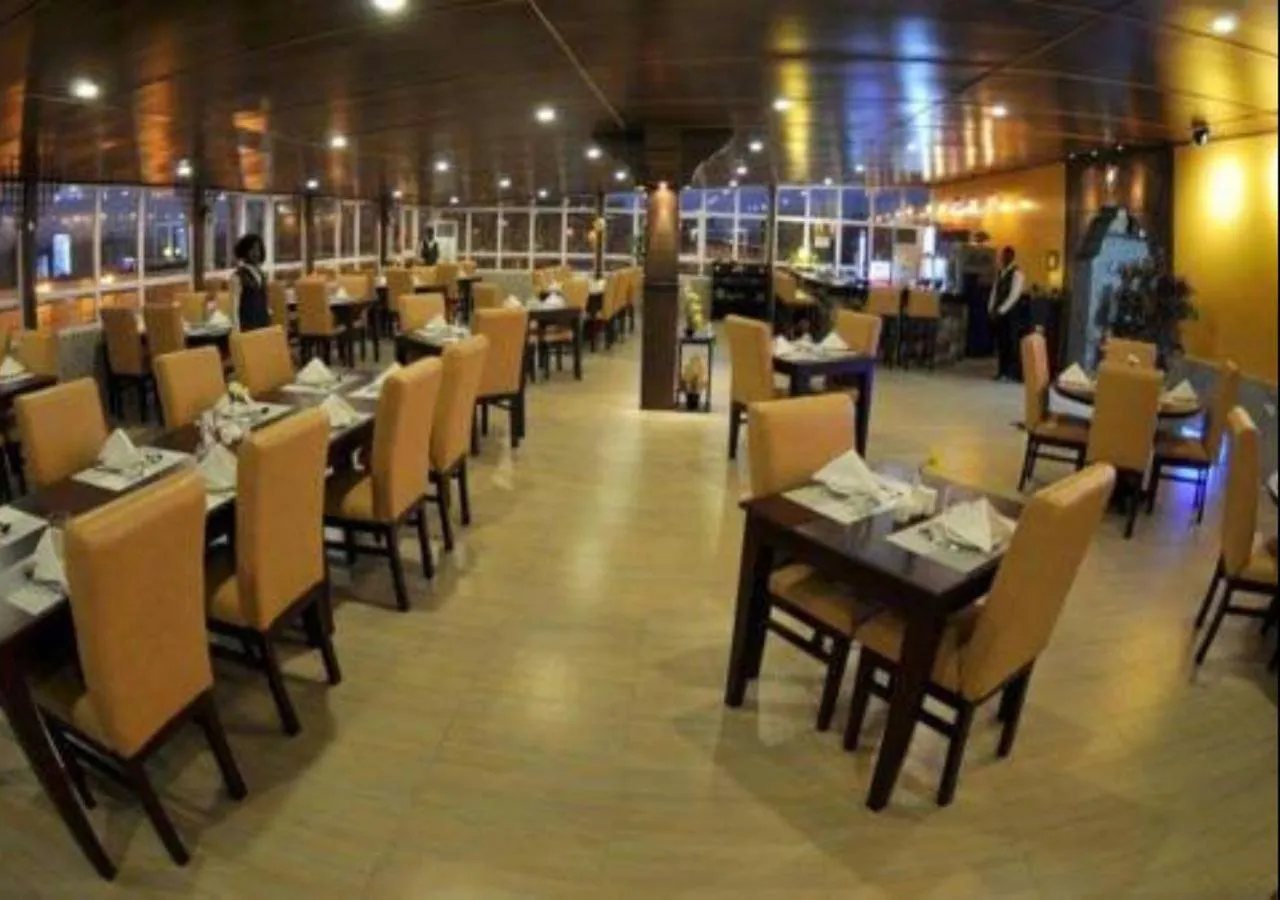 Restaurant/places to eat in Tahir Guest Palace