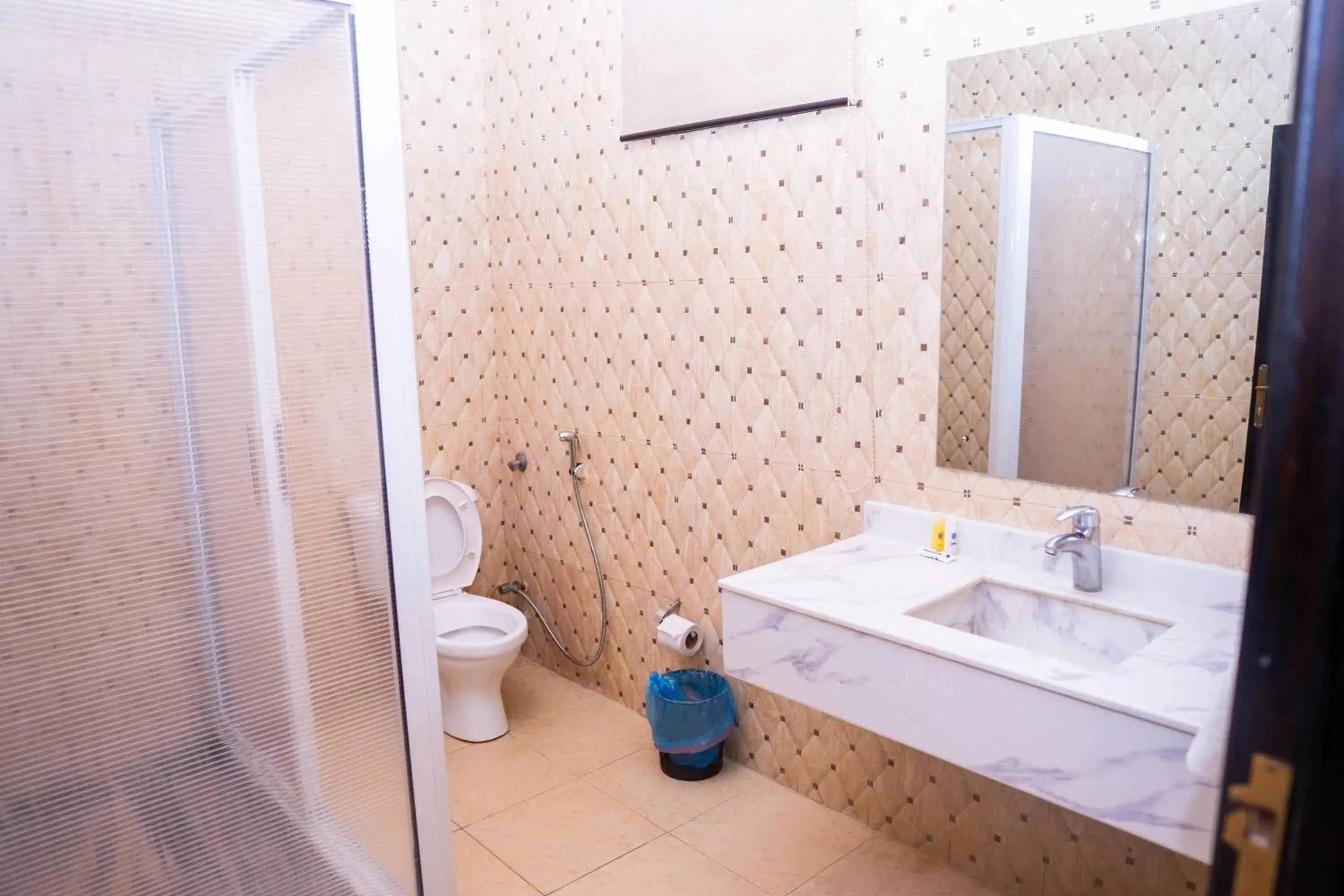 Standard Queen Room in Tahir Guest Palace Standard Queen Room in Tahir Guest Palace