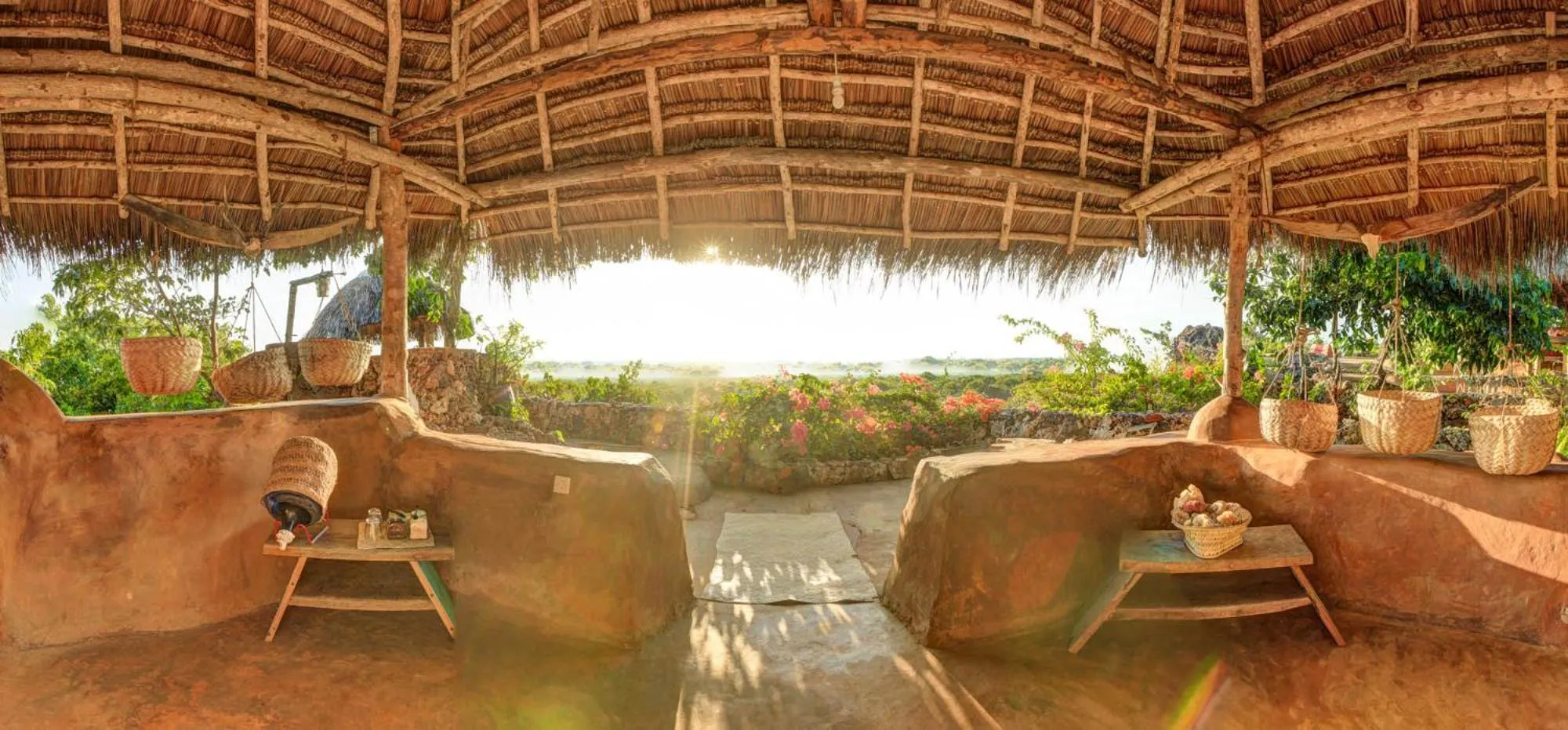 Day in Utopia Rote Lodge