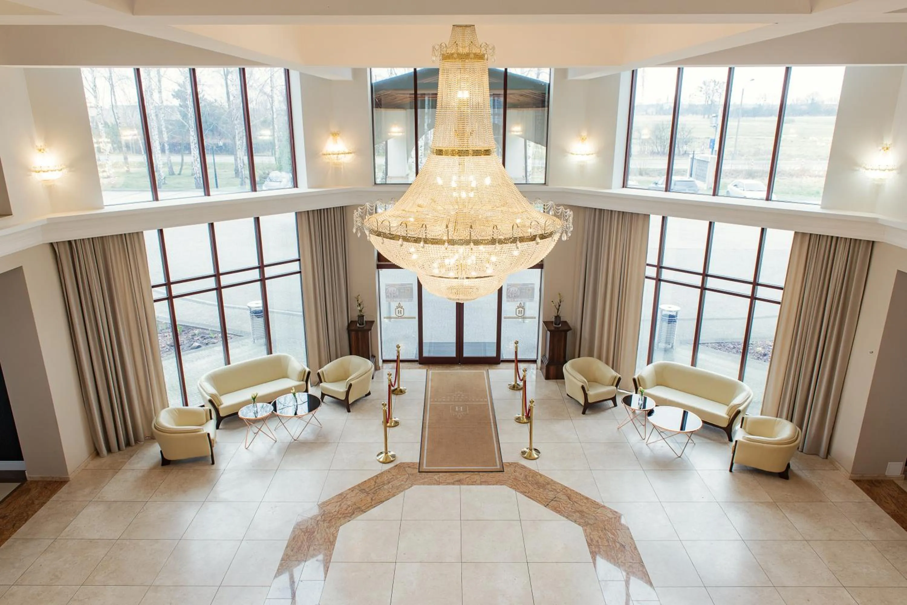 Lobby or reception in Hotel Rozdroże Nieborów