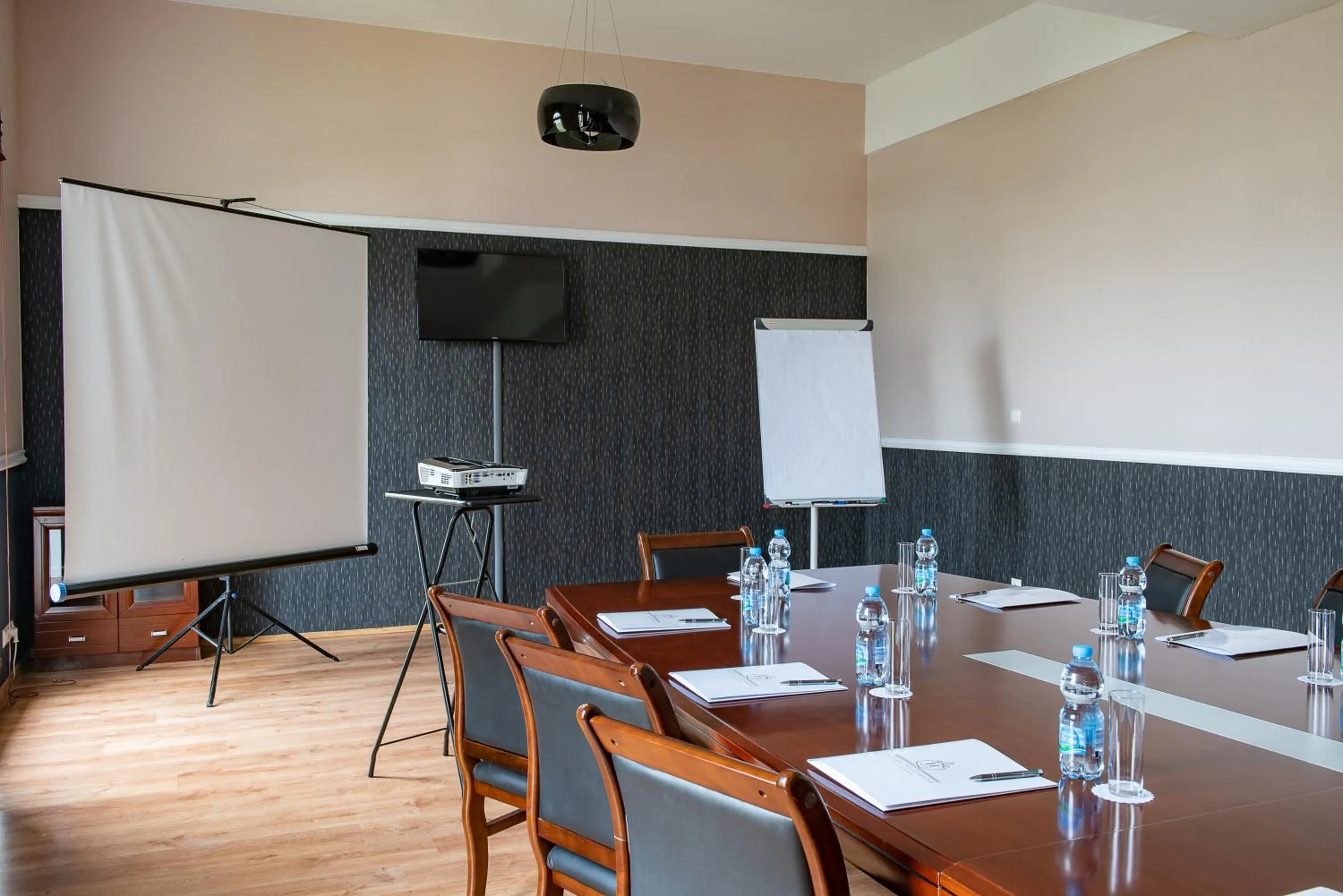 Meeting/conference room in Hotel Rozdroże Nieborów