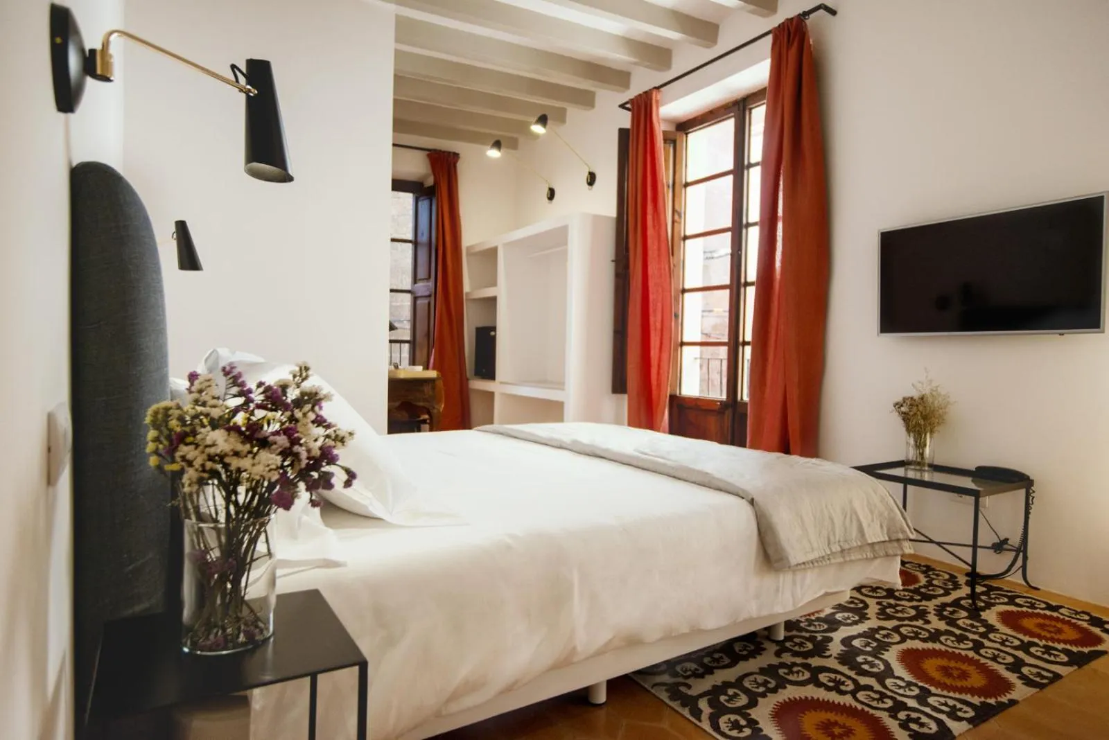 Bedroom, Bed in Canavall