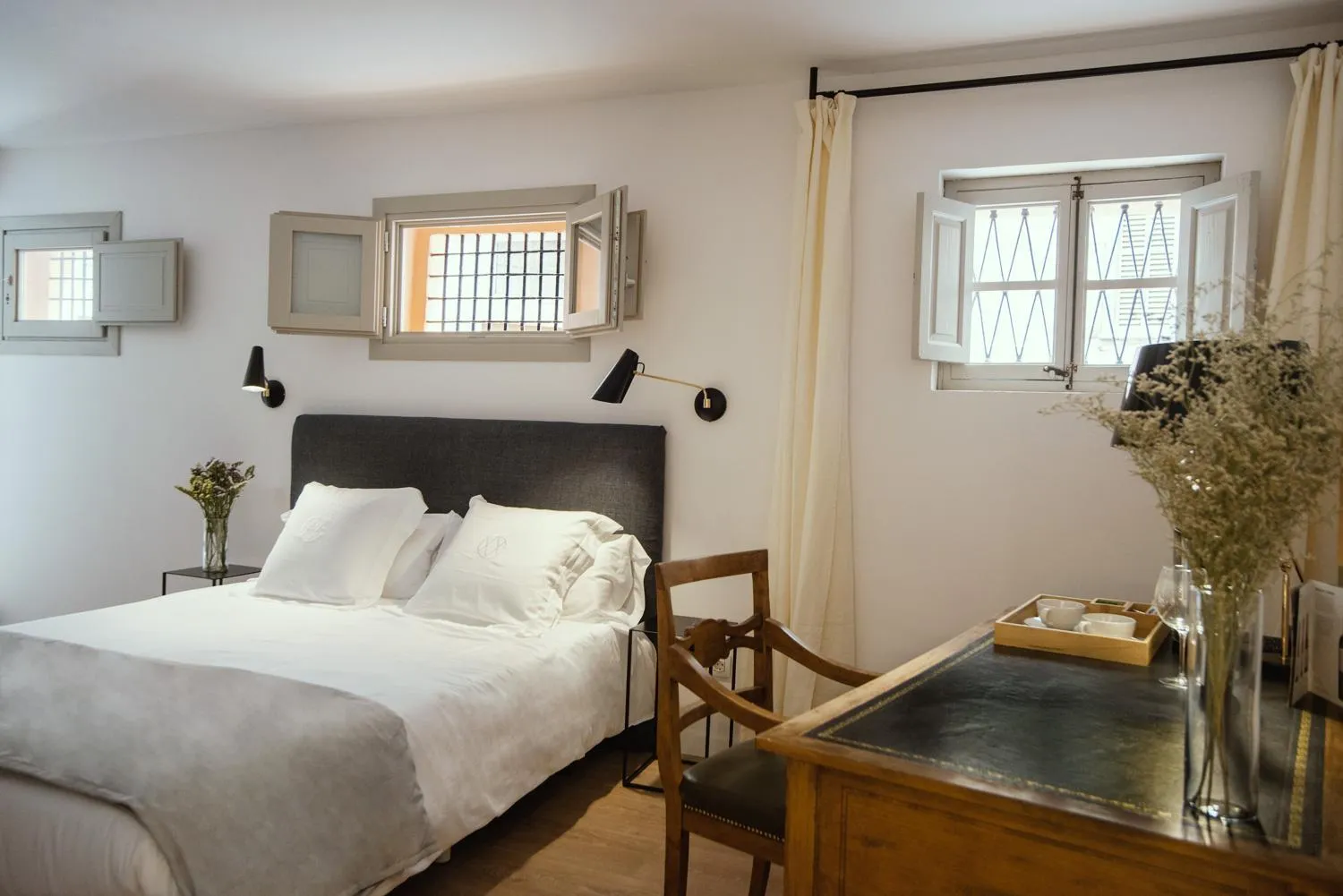 Bedroom, Bed in Canavall