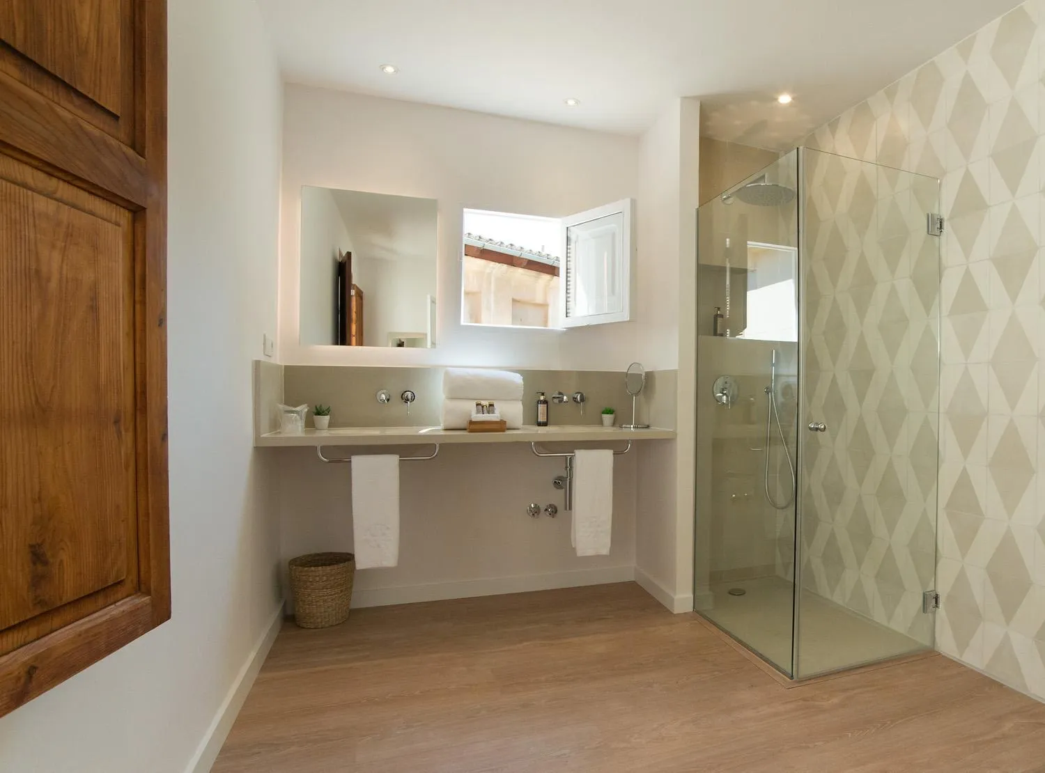 Bathroom in Canavall