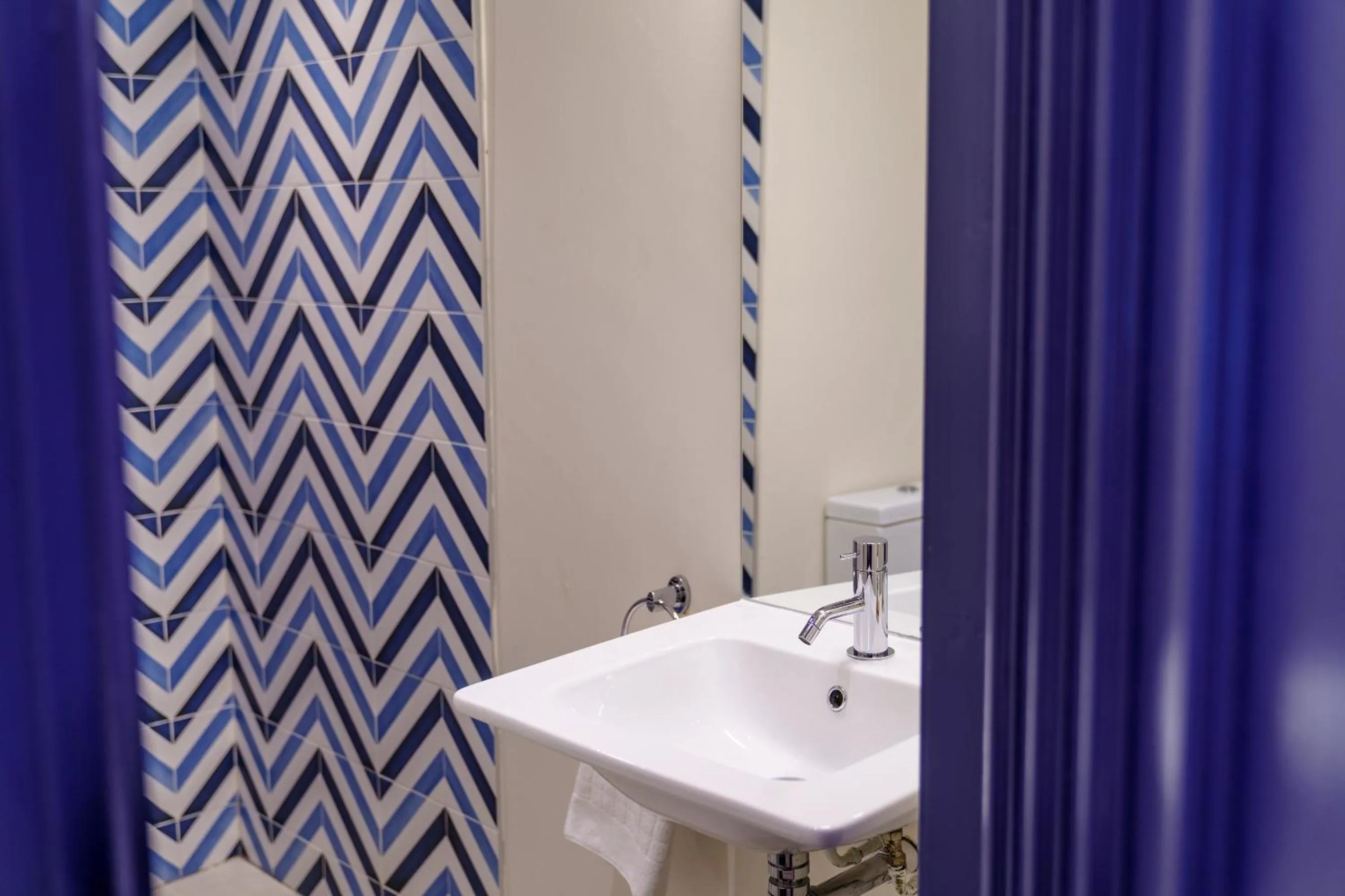 Shower in The Castle Inn