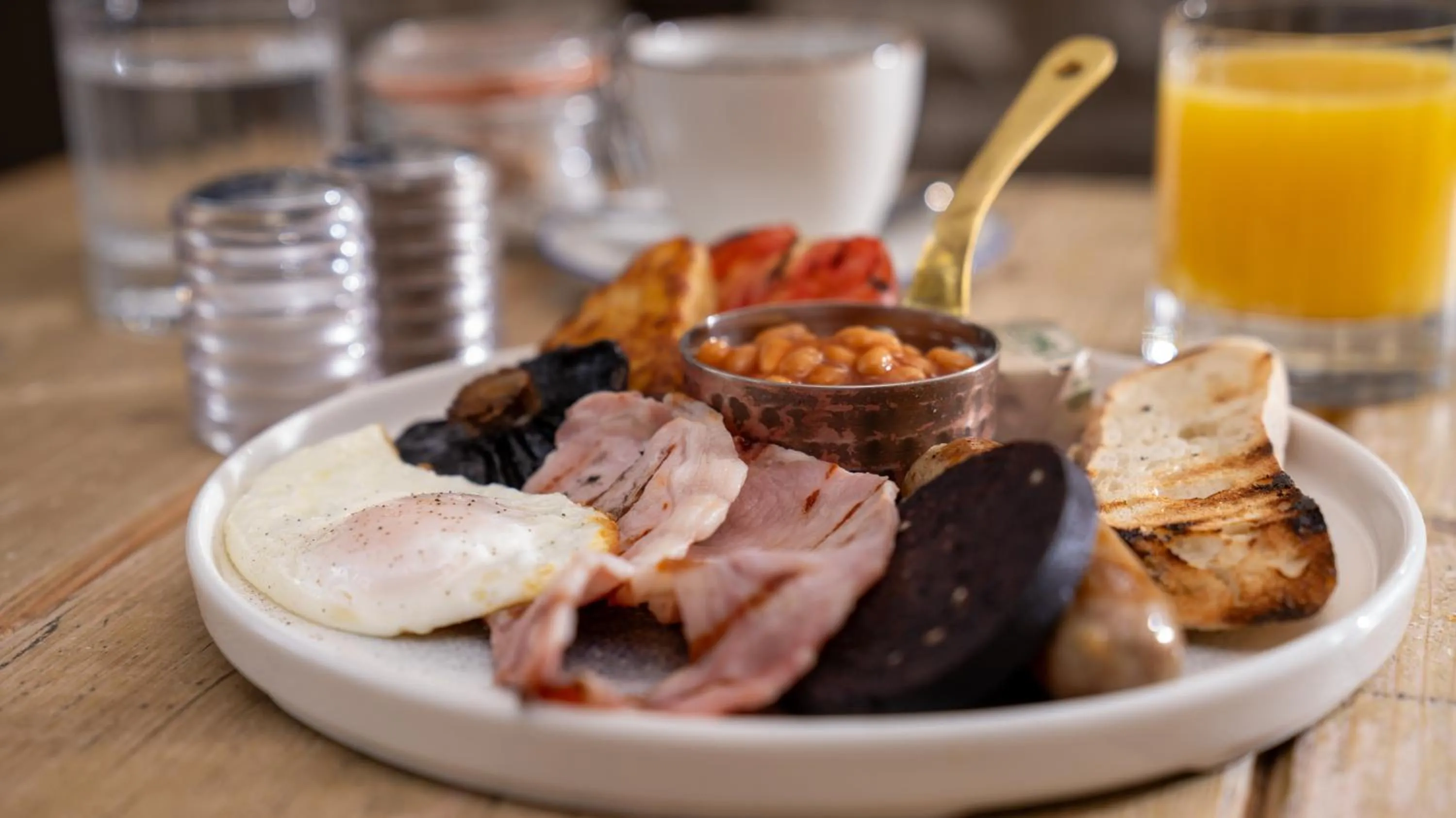 Breakfast in The Castle Inn