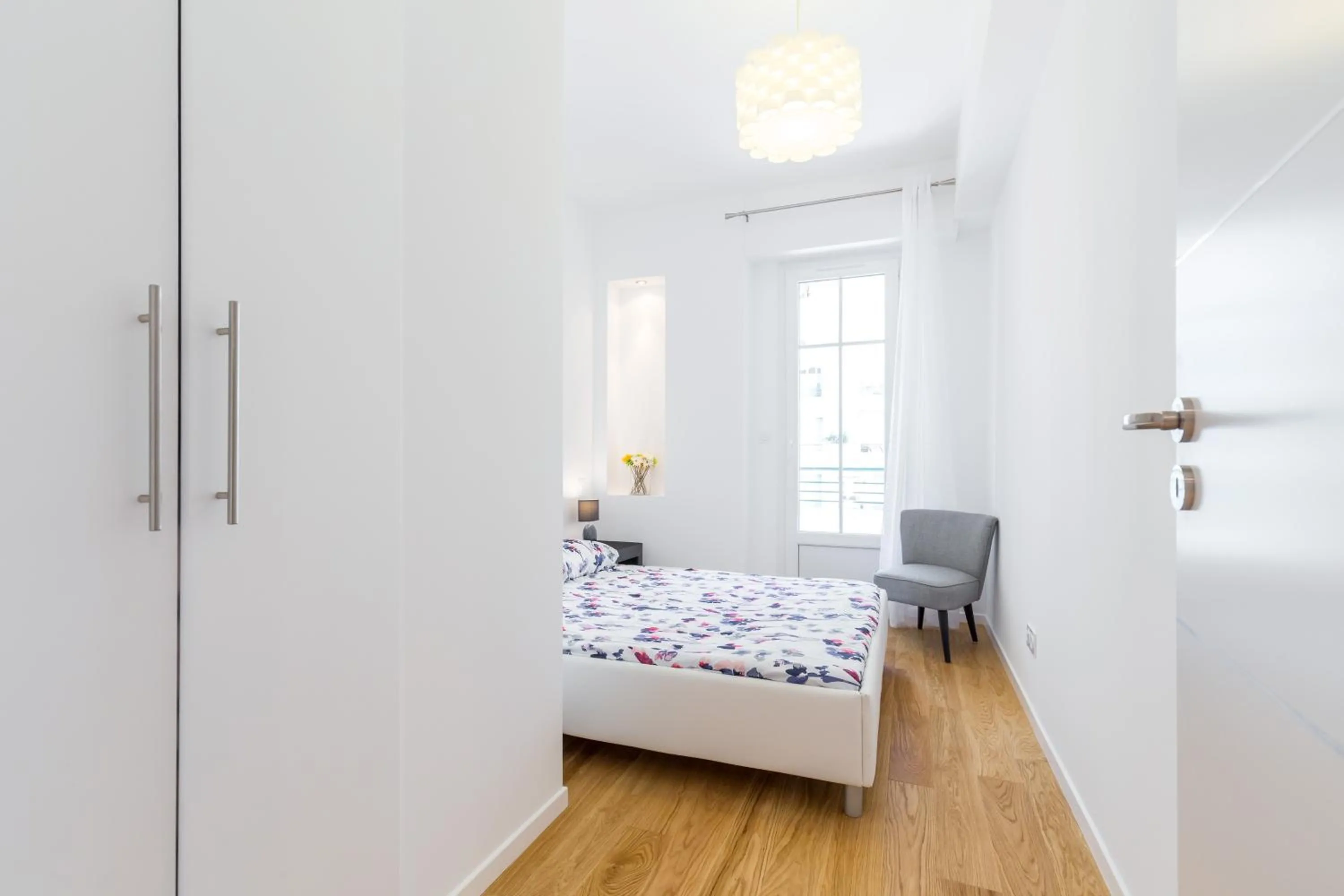 Bedroom, Bed in Nice Beach - Promenade Des Anglais