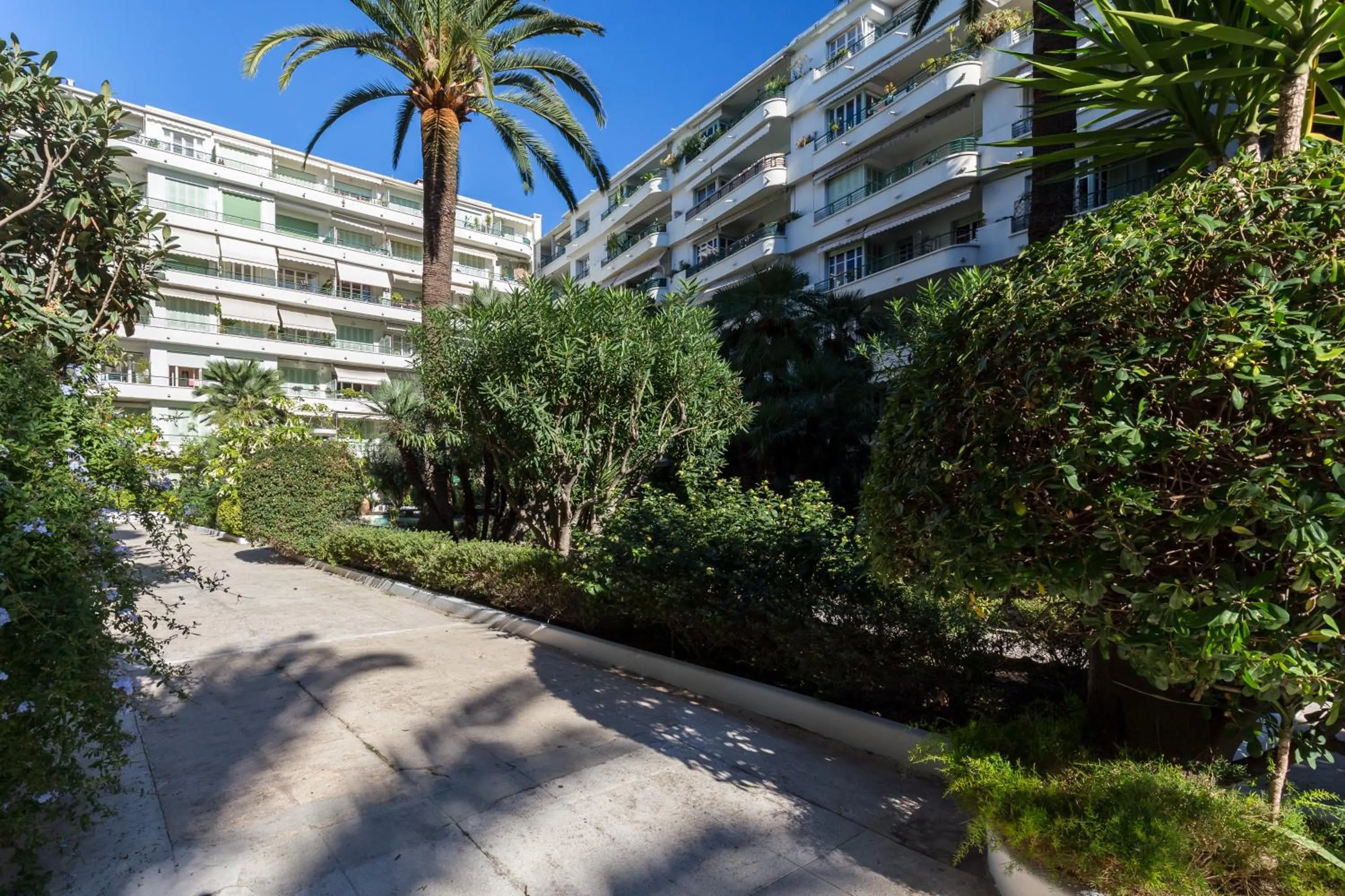 Facade/entrance in Nice Beach - Promenade Des Anglais