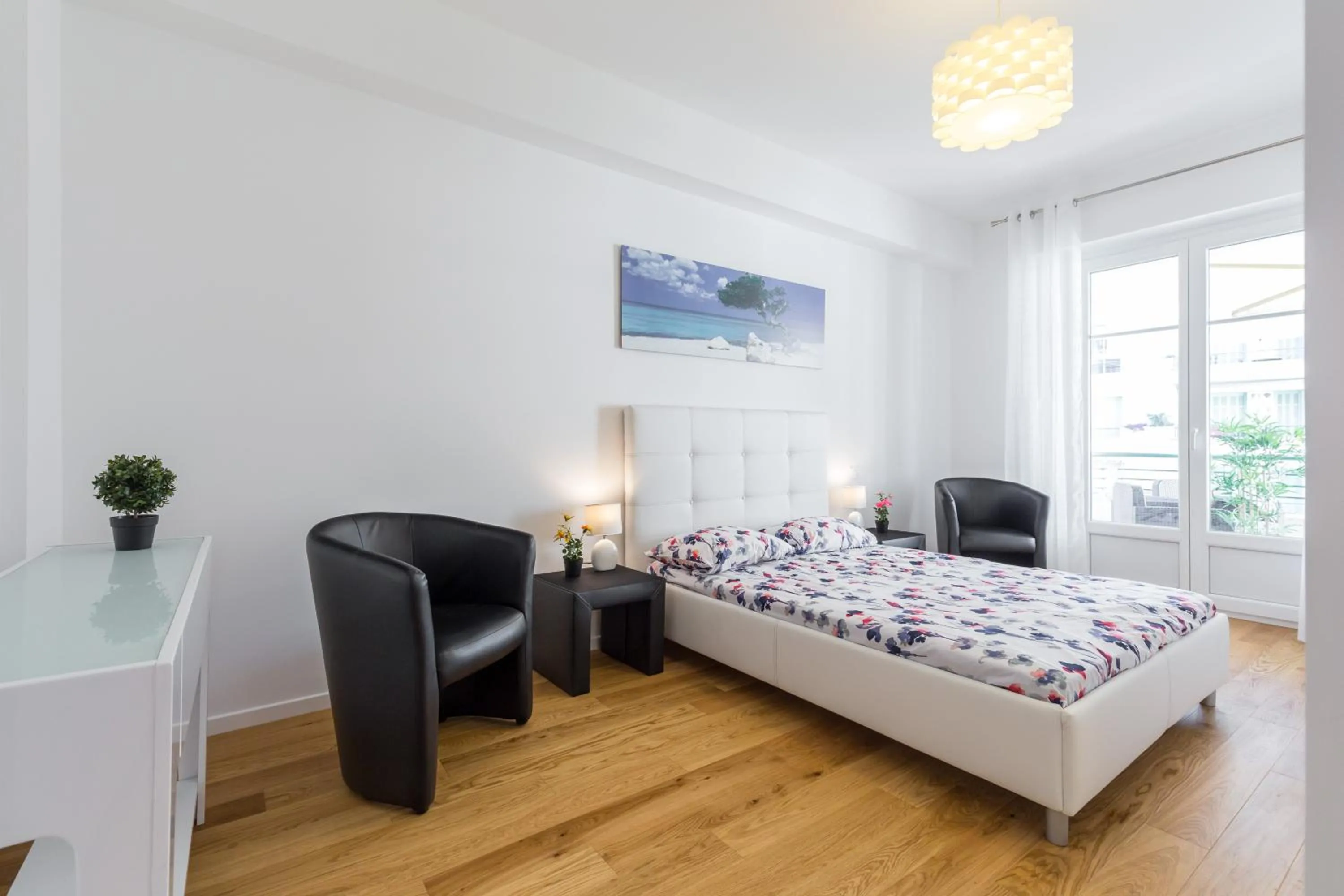 Bedroom, Bed in Nice Beach - Promenade Des Anglais