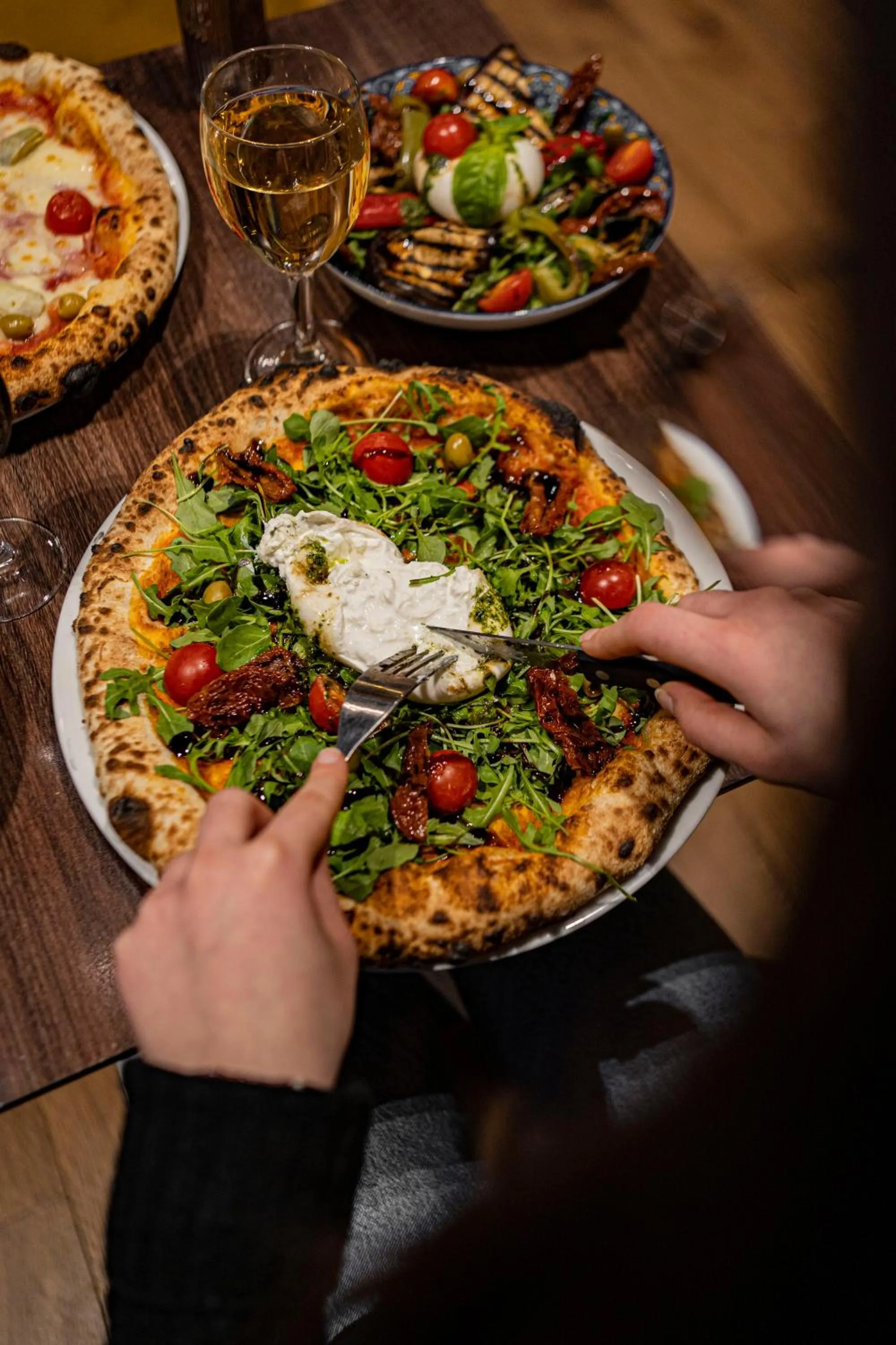 Restaurant/places to eat in Casa Serena Paris Hôtel