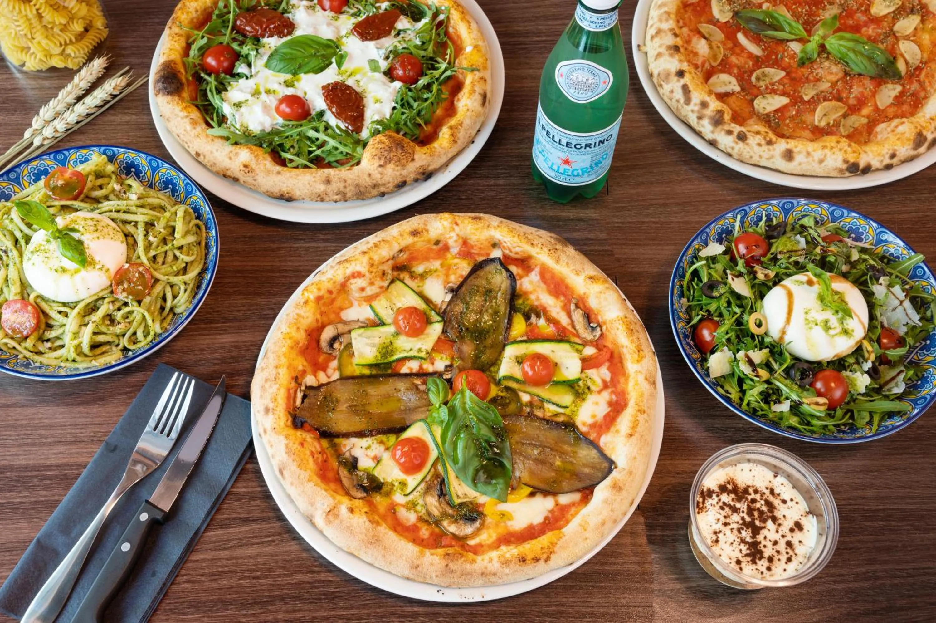 Food and drinks in Casa Serena Paris Hôtel