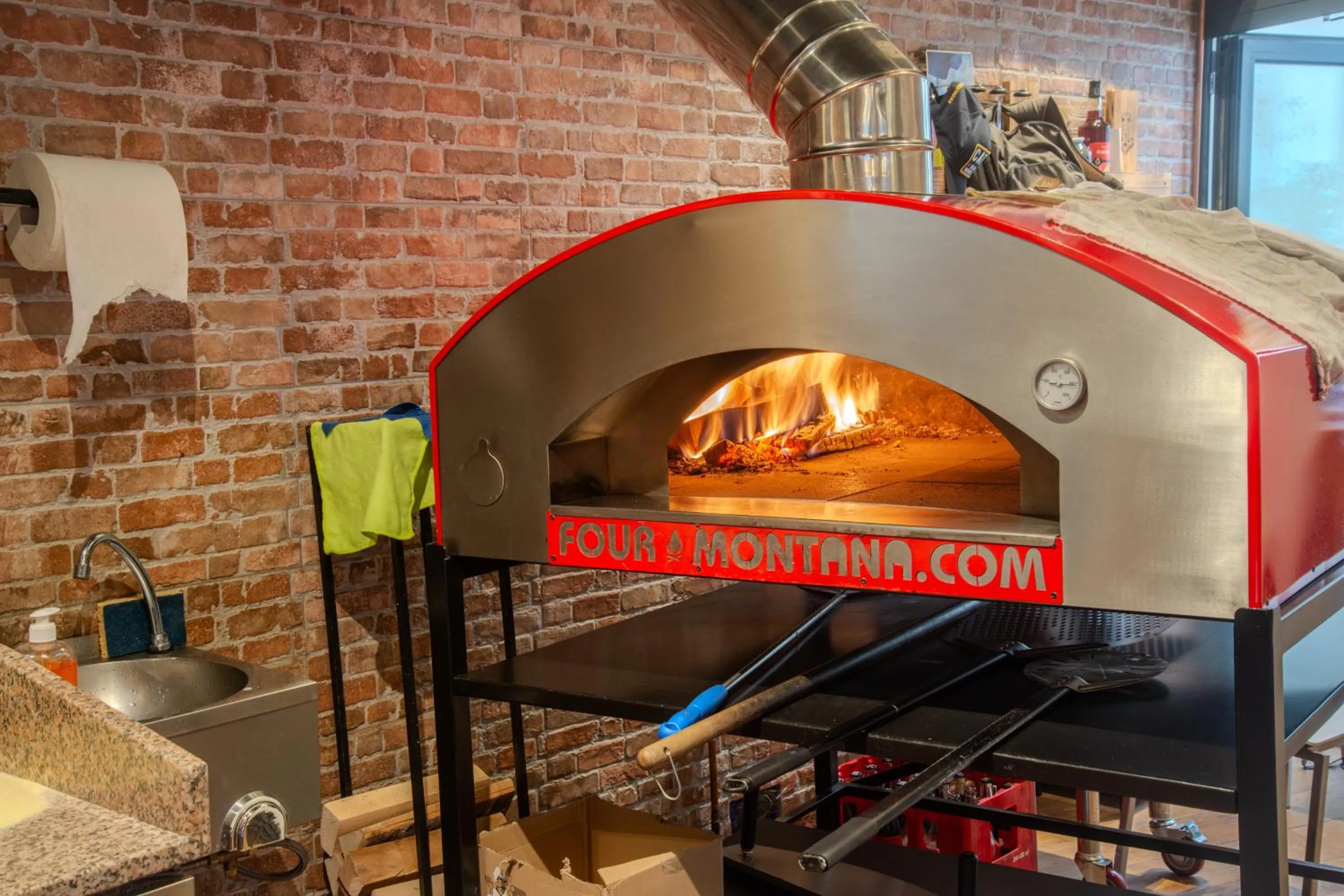 Restaurant/places to eat in Casa Serena Paris Hôtel