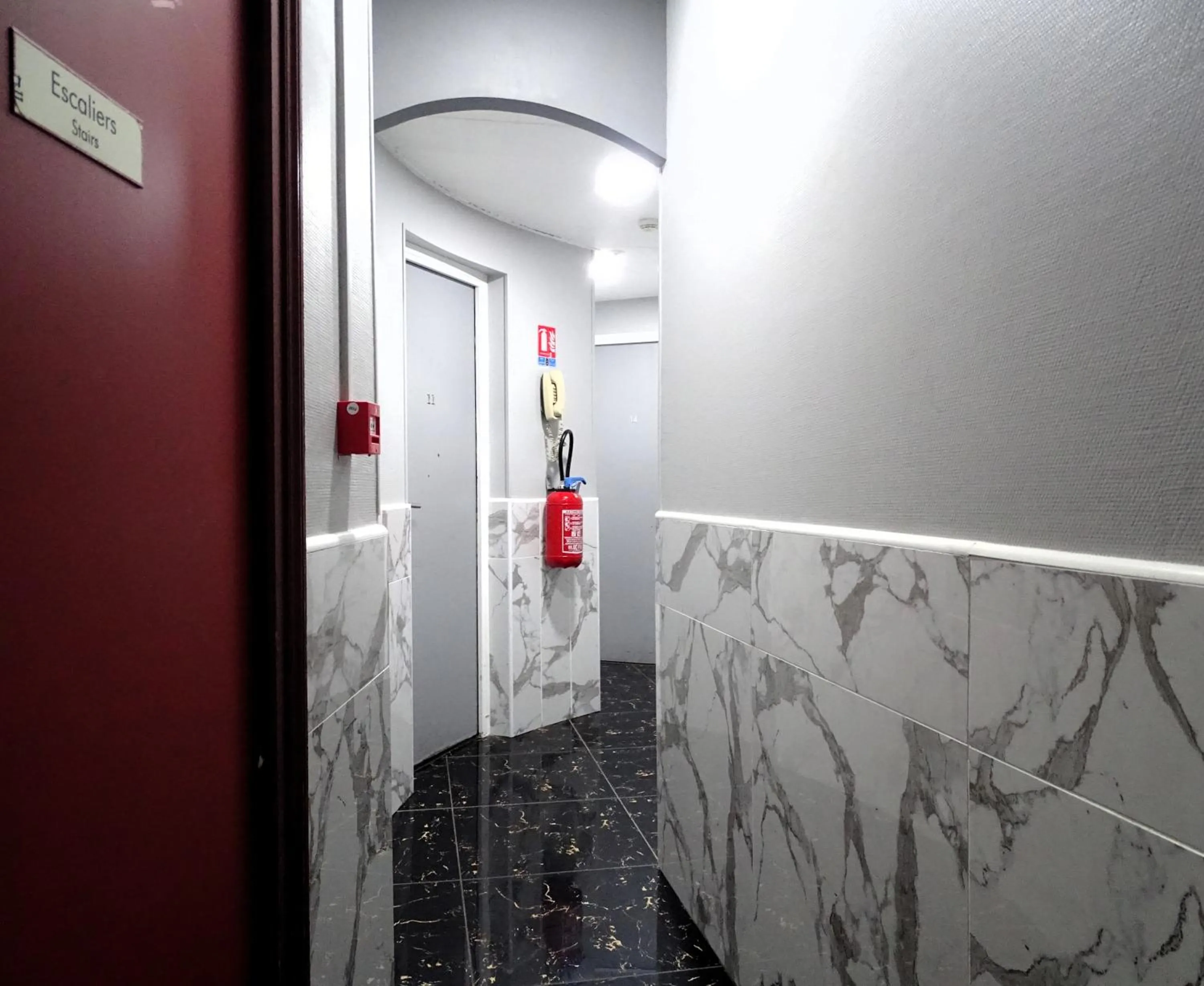 Property building in Hipotel Belgrand Edith Piaf