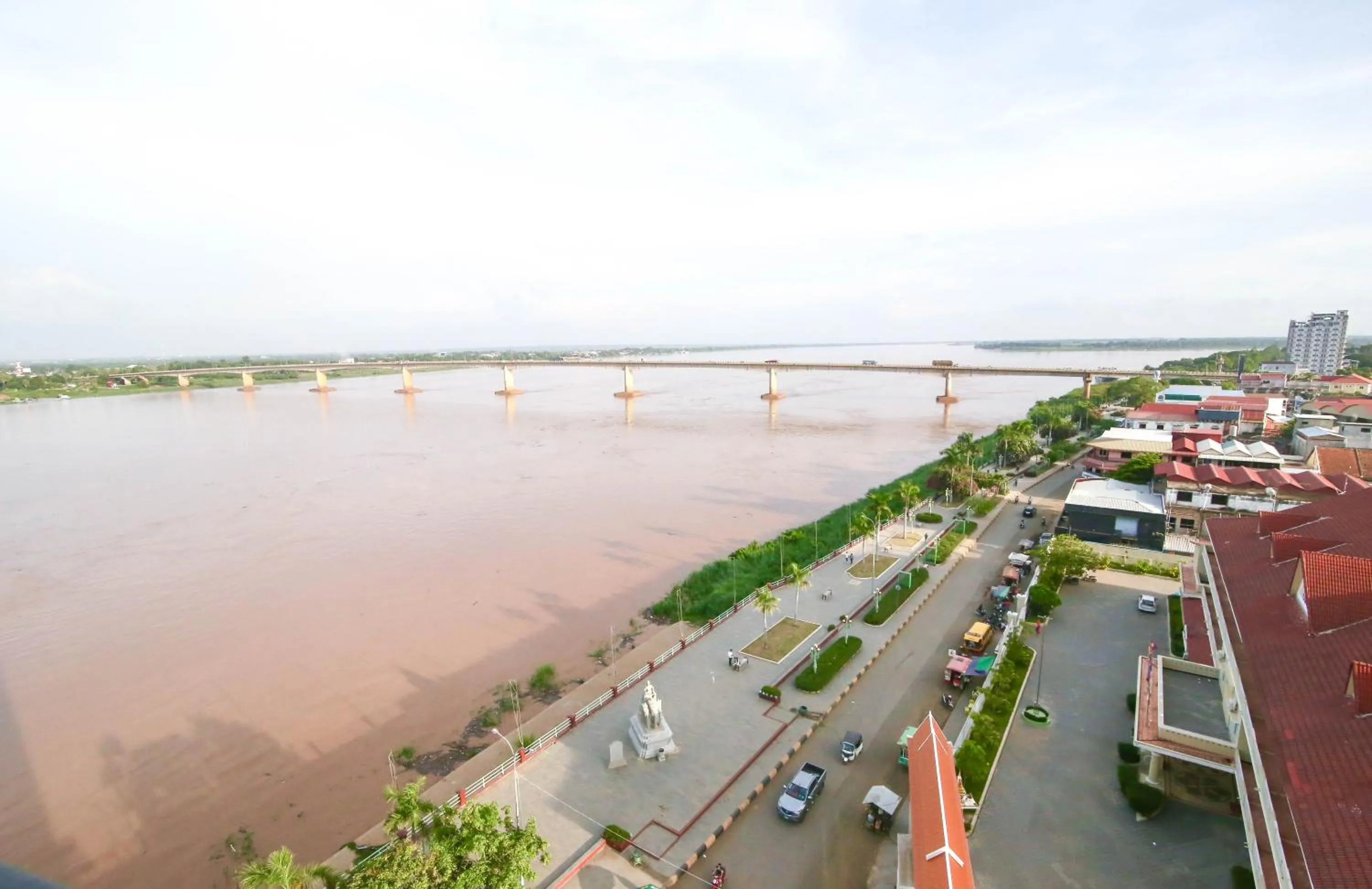 River view in Lbn Asian Hotel