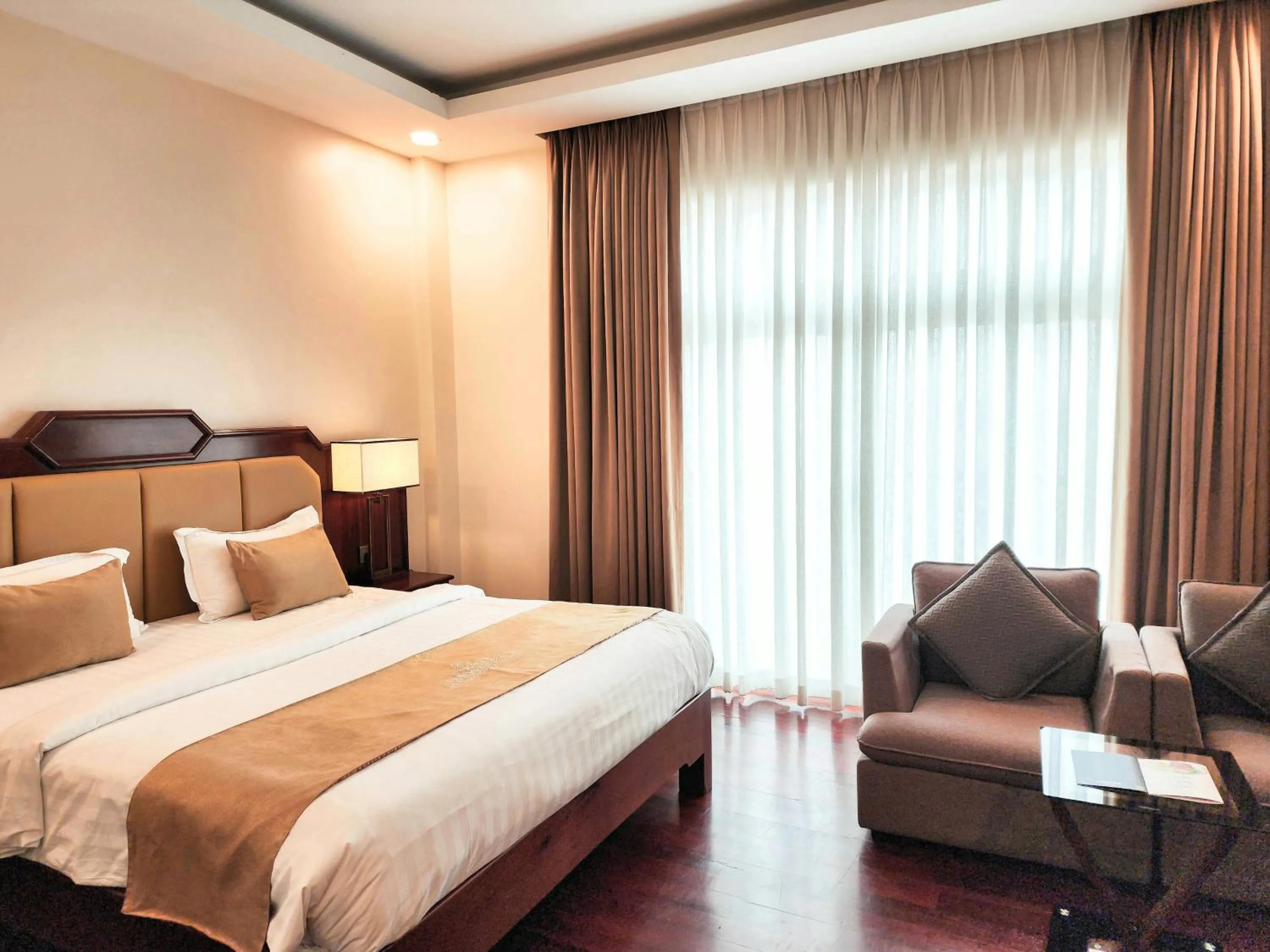 Bed in Lbn Asian Hotel