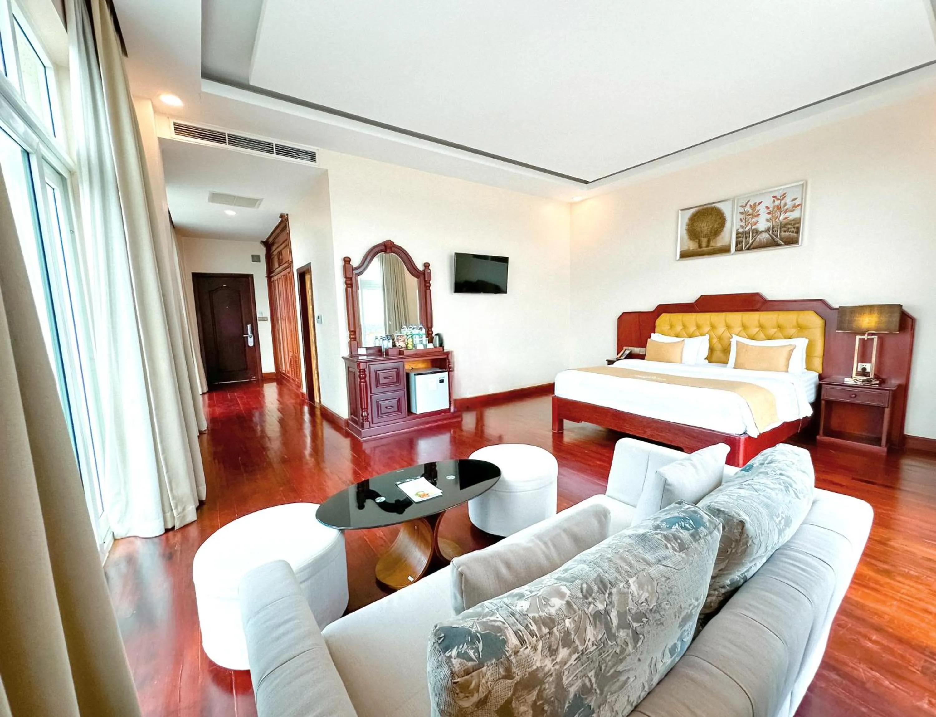 View (from property/room), Bed in Lbn Asian Hotel