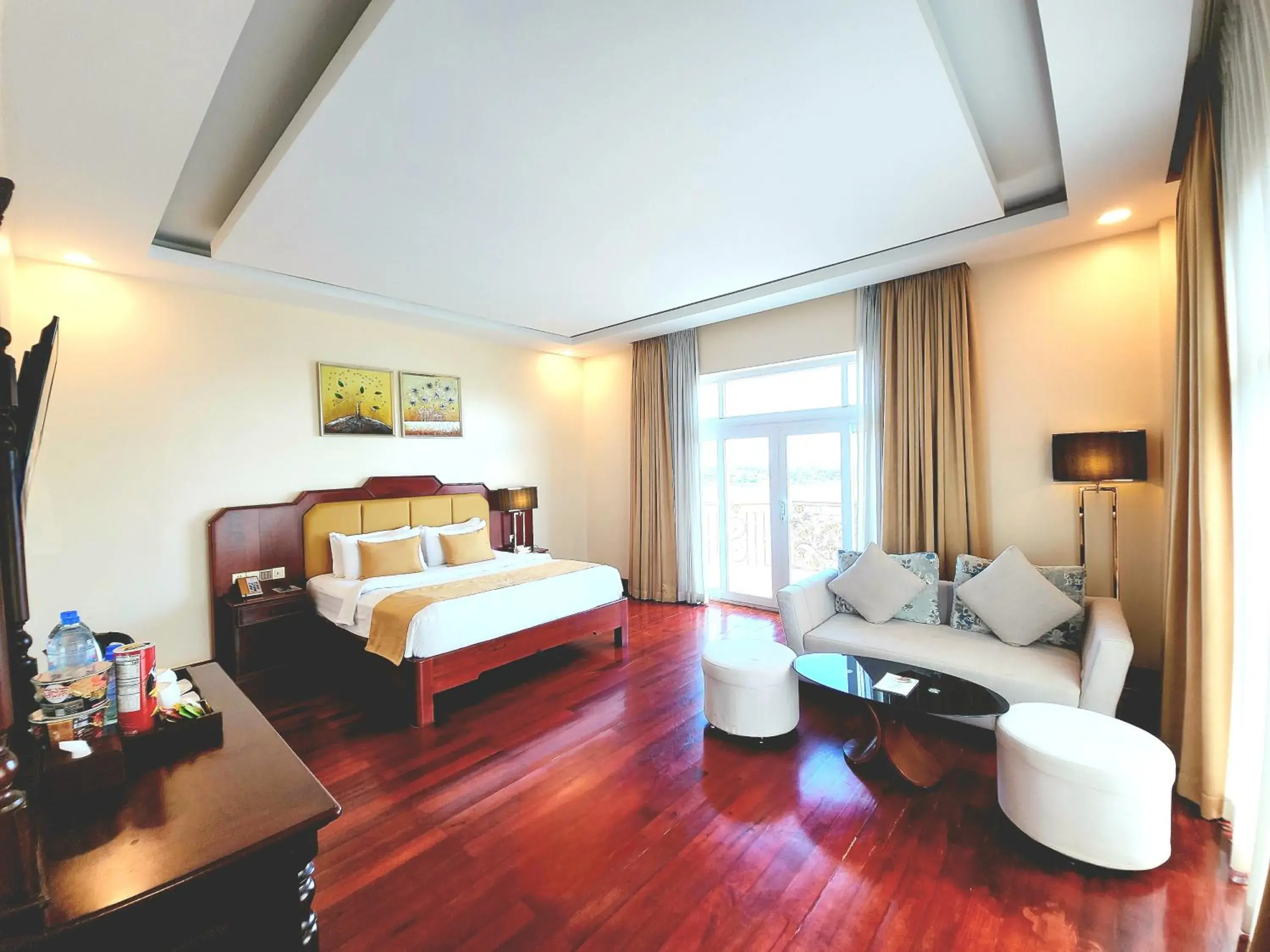 Mekong Suite Double River View in Lbn Asian Hotel Mekong Suite Double River View in Lbn Asian Hotel