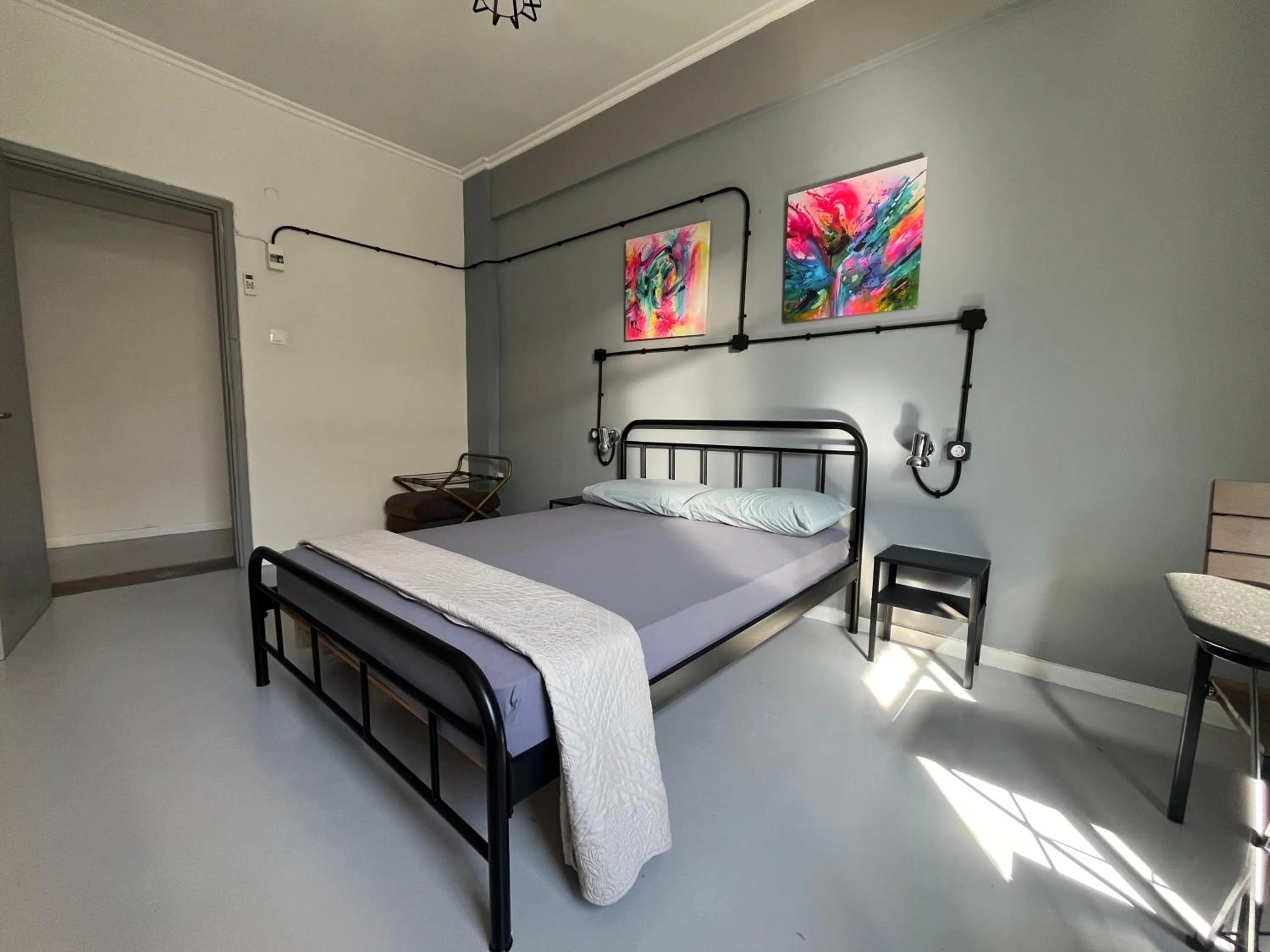 Double Room with Shared Bathroom in Urban Rooms