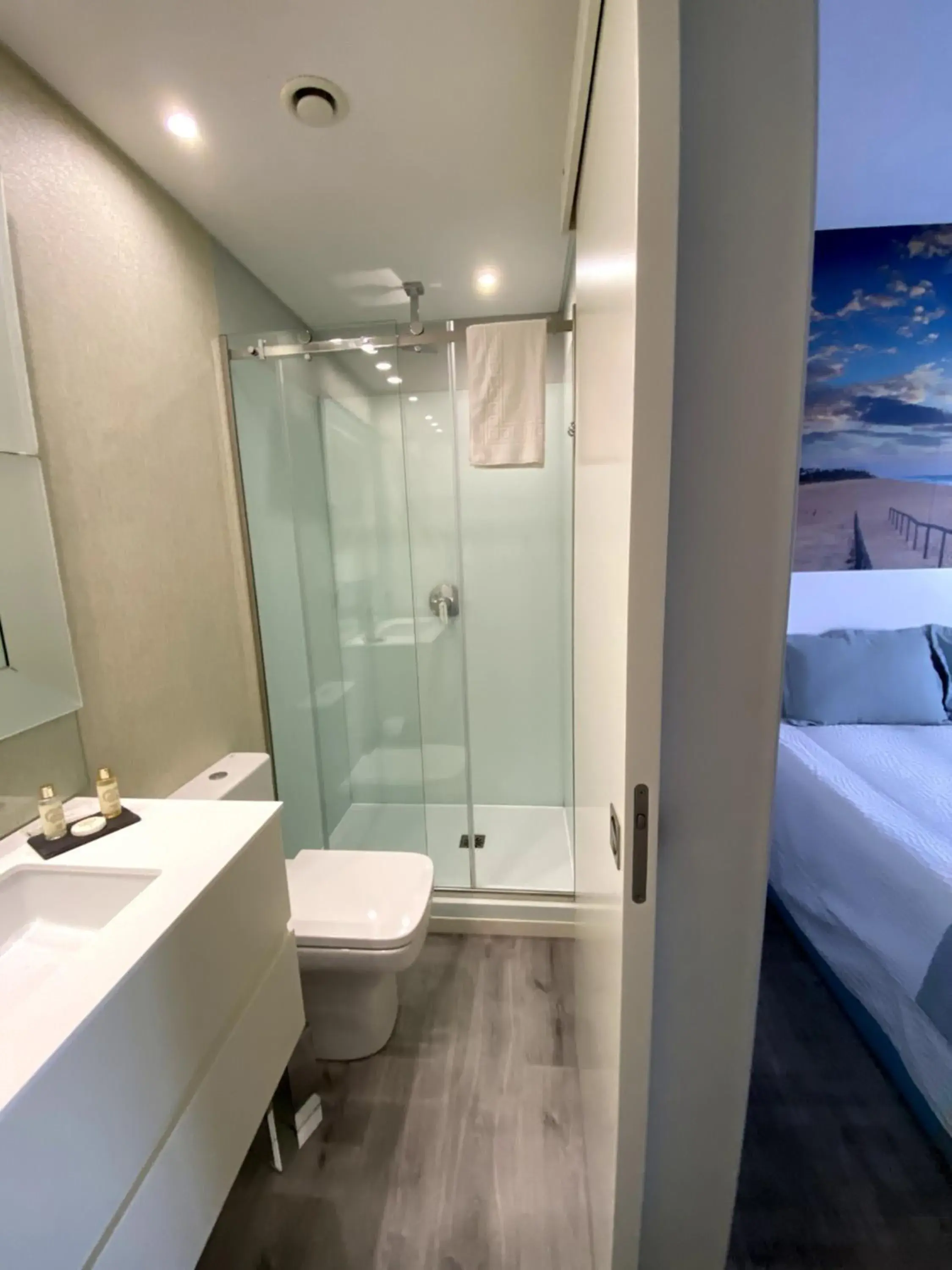 Deluxe Double Room with Side Sea View in Golden Beach Guest House & Rooftop Bar Deluxe Double Room with Side Sea View in Golden Beach Guest House & Rooftop Bar