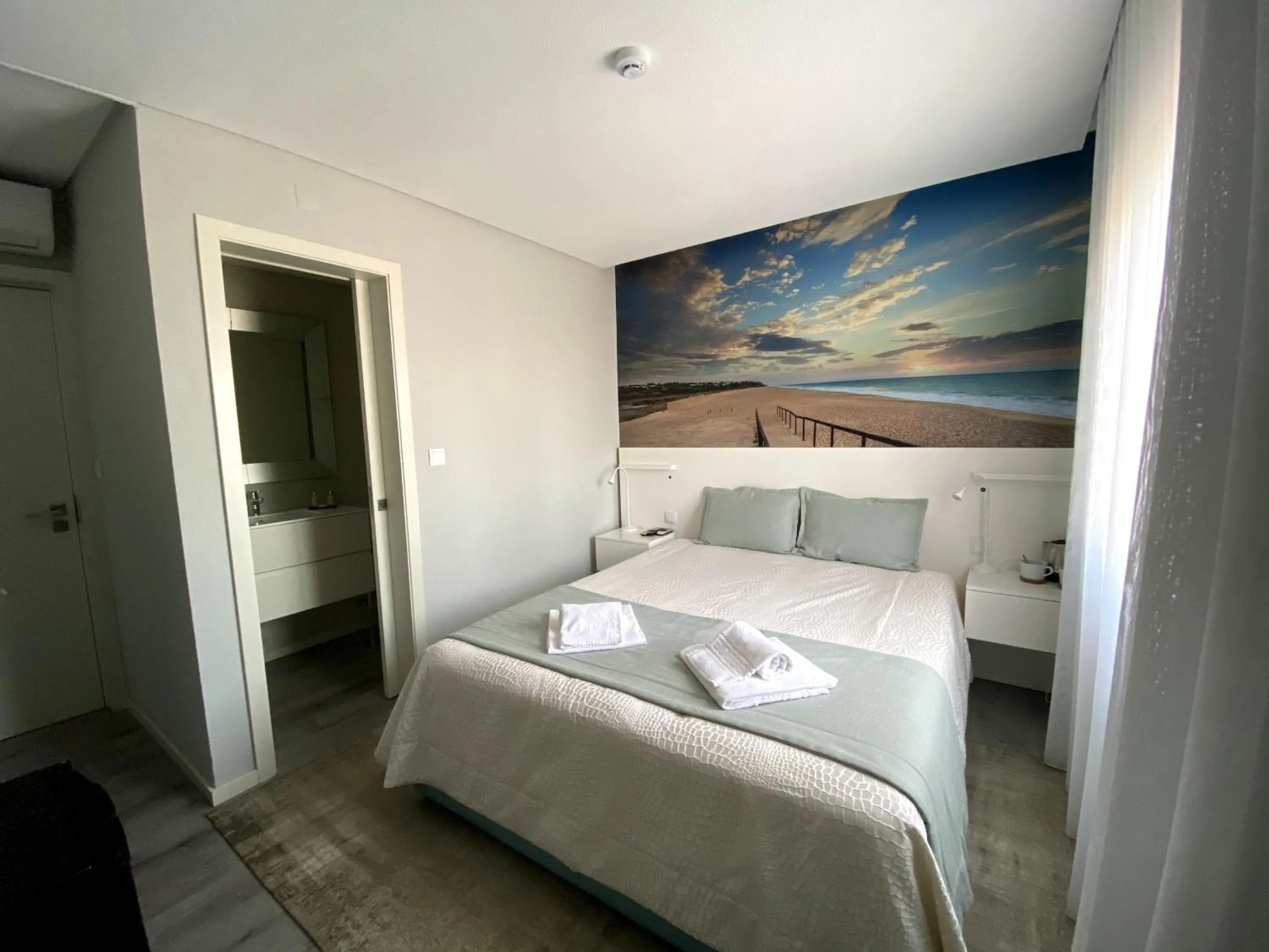 Bedroom, Bed in Golden Beach Guest House & Rooftop Bar