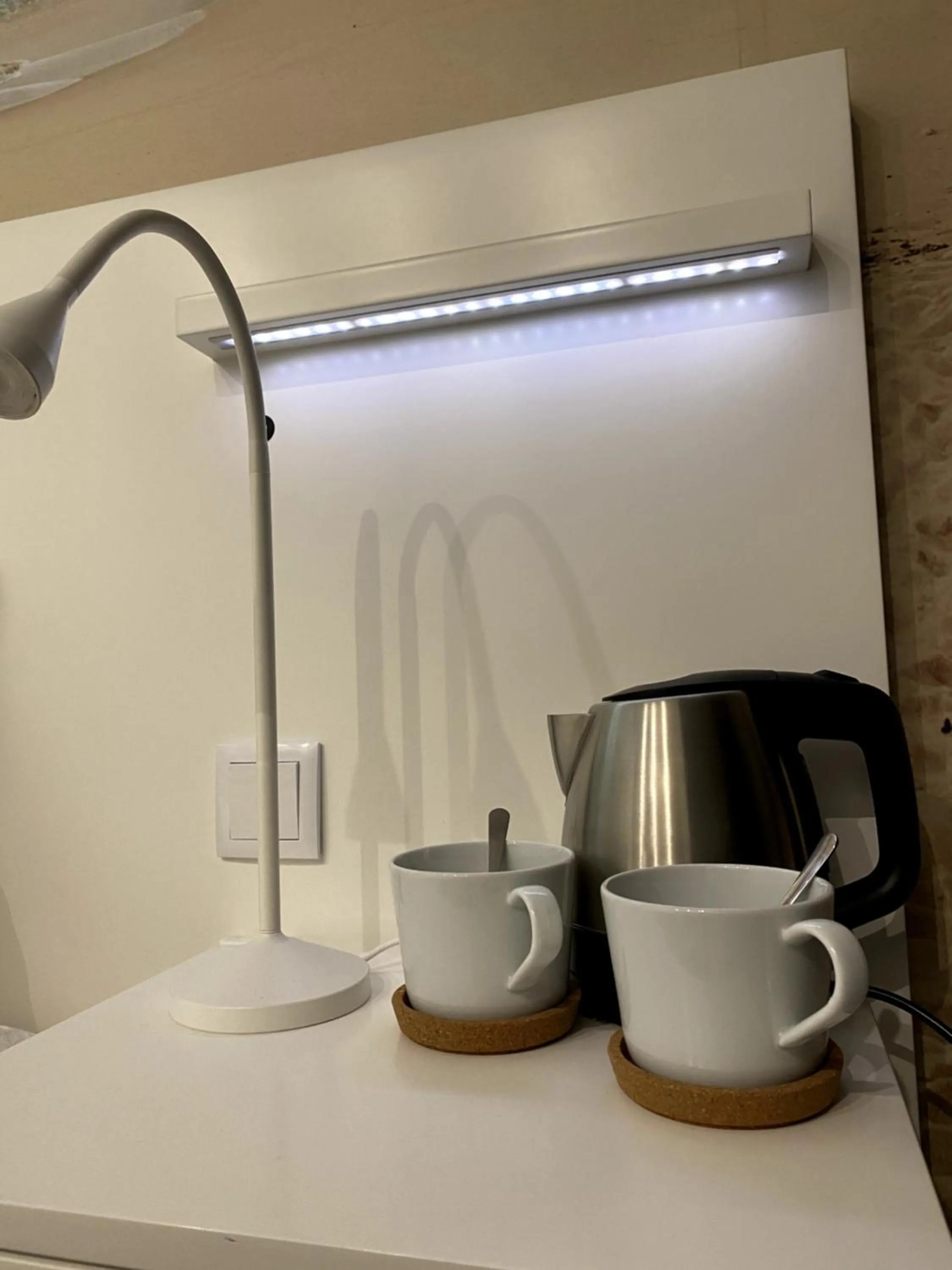 Coffee/tea facilities in Golden Beach Guest House & Rooftop Bar