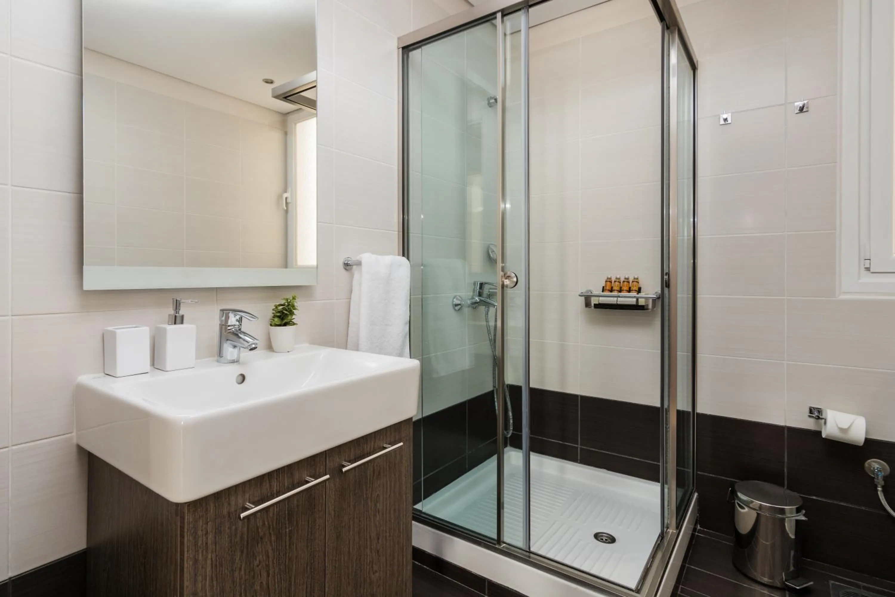 Shower in Acropolis Exclusive Residences