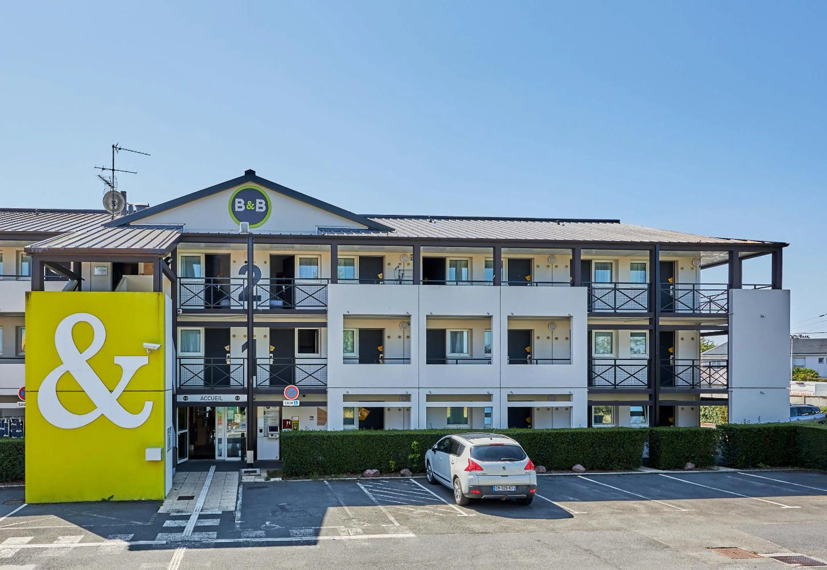 Property building in B&B HOTEL CAEN Sud