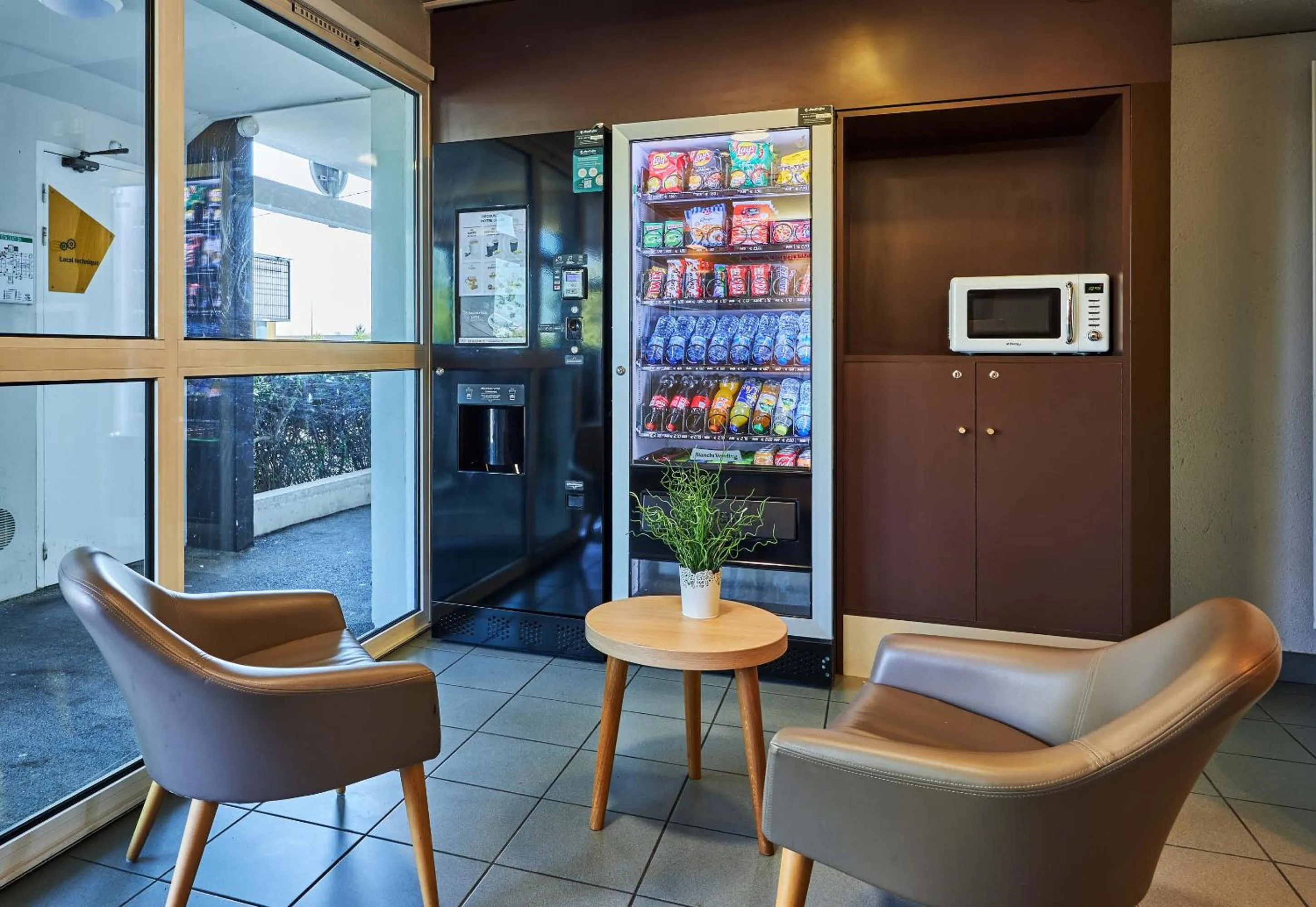 vending machine in B&B HOTEL CAEN Sud